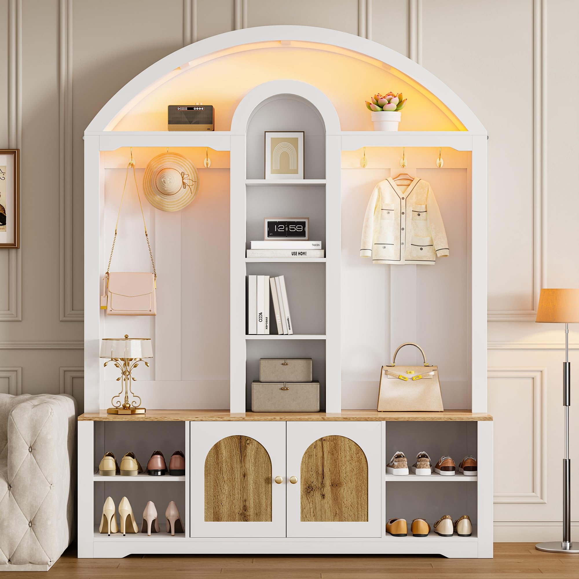 Merax Armoire multifonctionnelle pour entrée avec étagère à chaussures, tablettes et crochets, moderne placard avec design incurvé, double porte de rangement et étagère ouverte, blanc