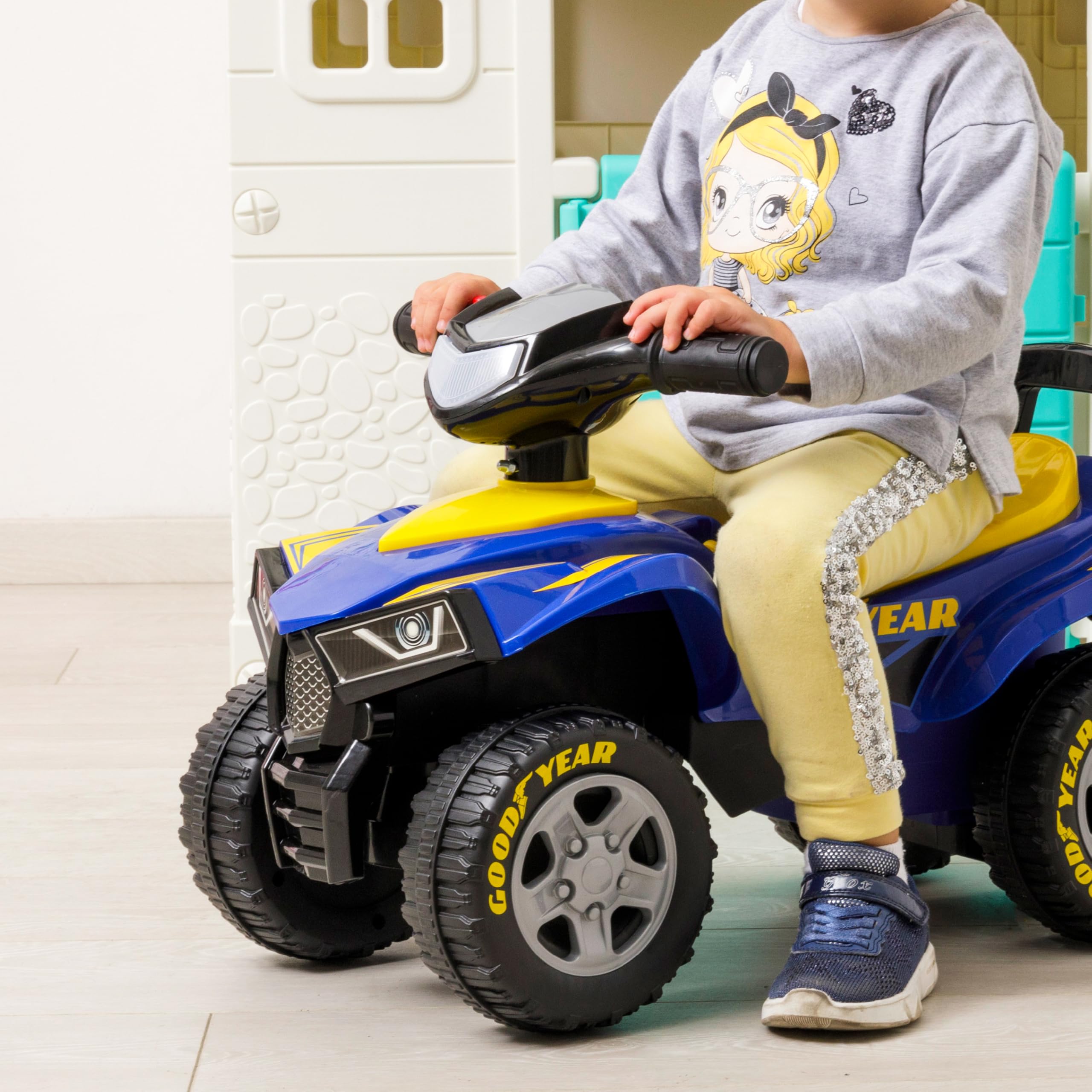Baroni Toys Quad Giocattolo Cavalcabile per Bambini 18-36 Mesi con con Licenza GOODYEAR, Vano Portaoggetti, Suoni Realistici e Fari LED, Dispositivo Antiribaltamento, 38x60x42 cm