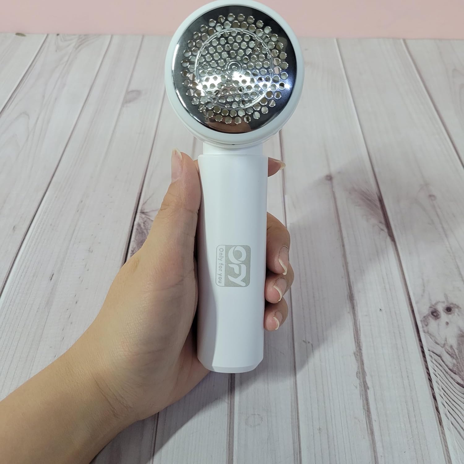 Electric Fabric Shaver and Lint Remover, Portable Fuzz Remover for Clothes and Furniture, (White)