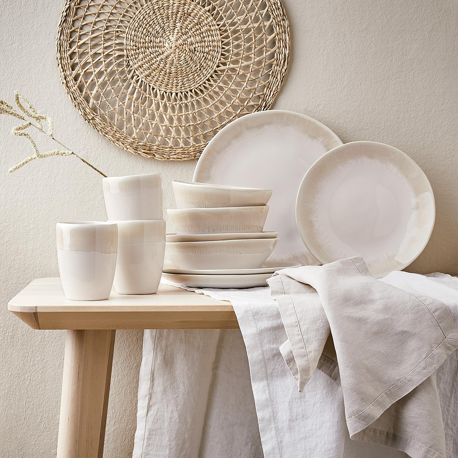 BUTLERS Geschirr-Set 12-tlg. für 4 Personen Steinzeug - ATLANTIS - | Farbe Beige - reaktive Glasur & Boho-Stil - spülmaschinenfest & mikrowellengeeignet - Schalen, Frühstücksteller, Essteller