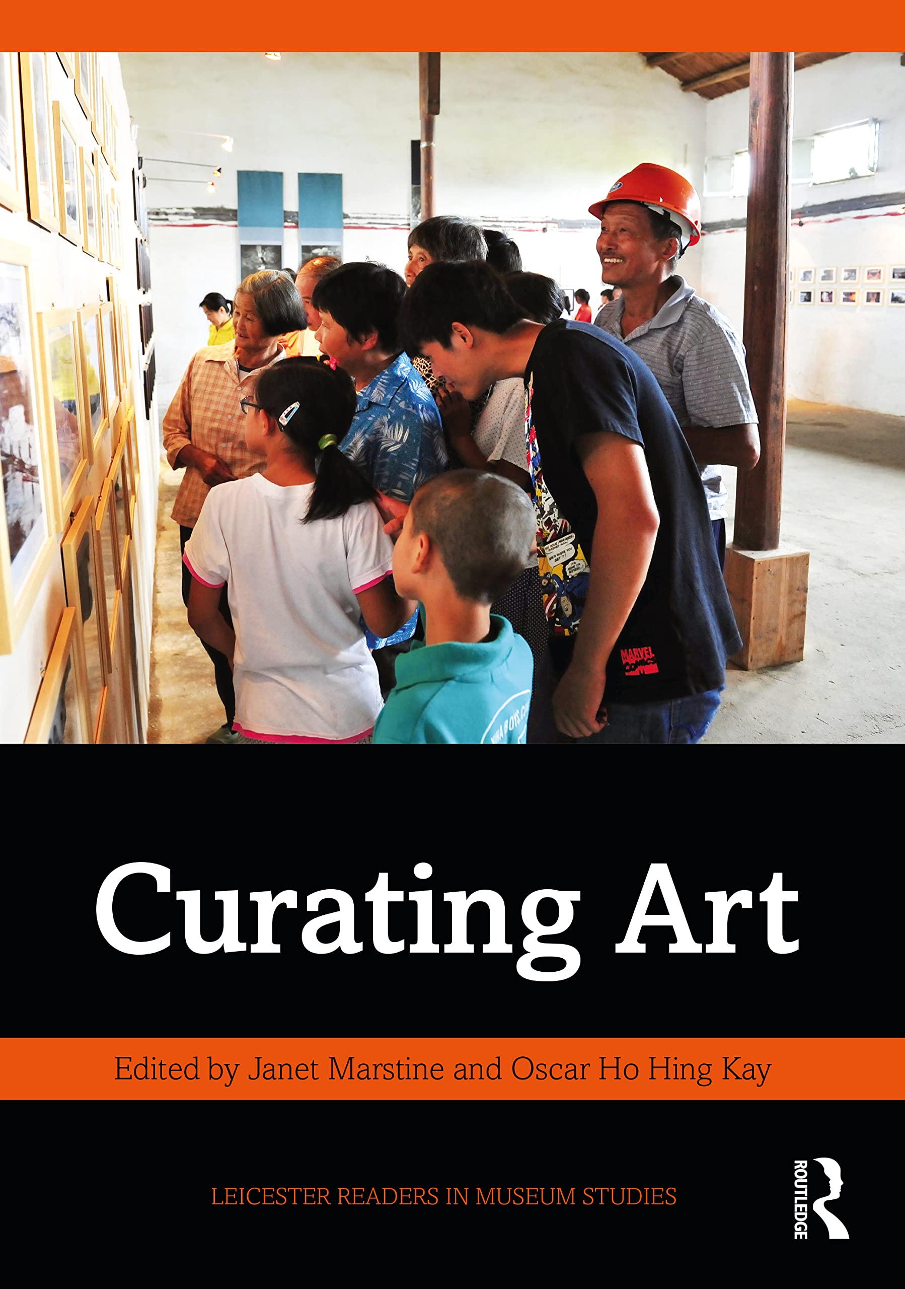 Curating Art (Leicester Readers in Museum Studies)