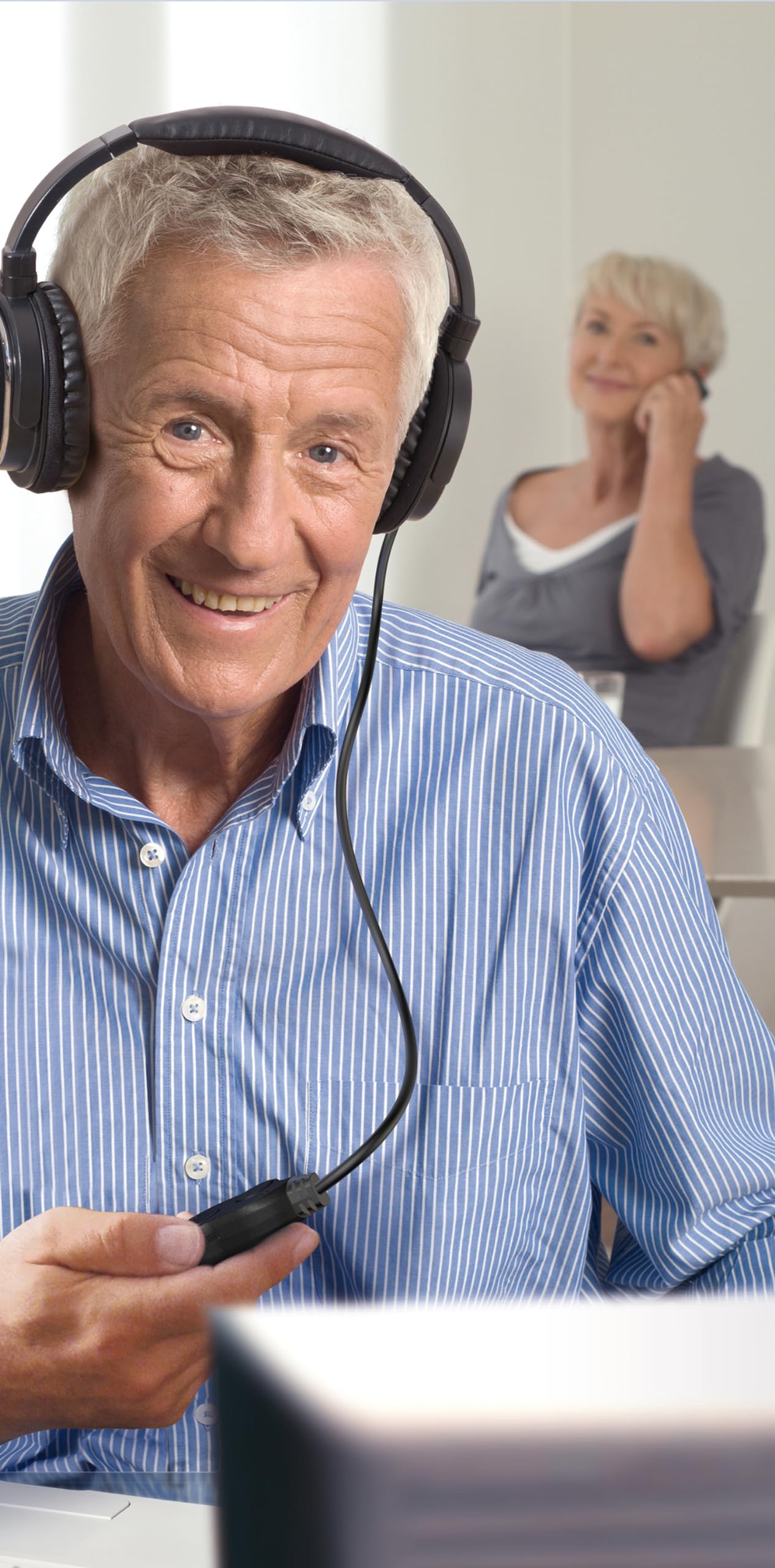 Humantechnik LH-056TV Casque TV Stéréo avec Réglage de Volume Gauche/Droite – Casque Filiaire avec Câble 5,5 m, Son Clair pour Télévision et Audio