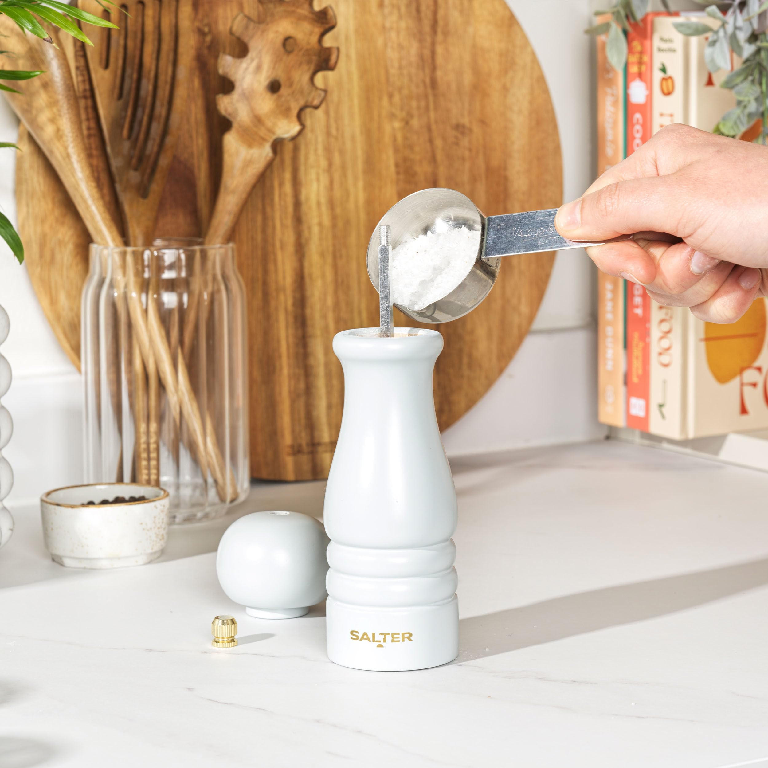 Salter BW120291EU7 Olea Salt & Pepper Grinder, Single Wooden Seasoning Mill, Adjustable Grind Coarse to Fine - Image 4