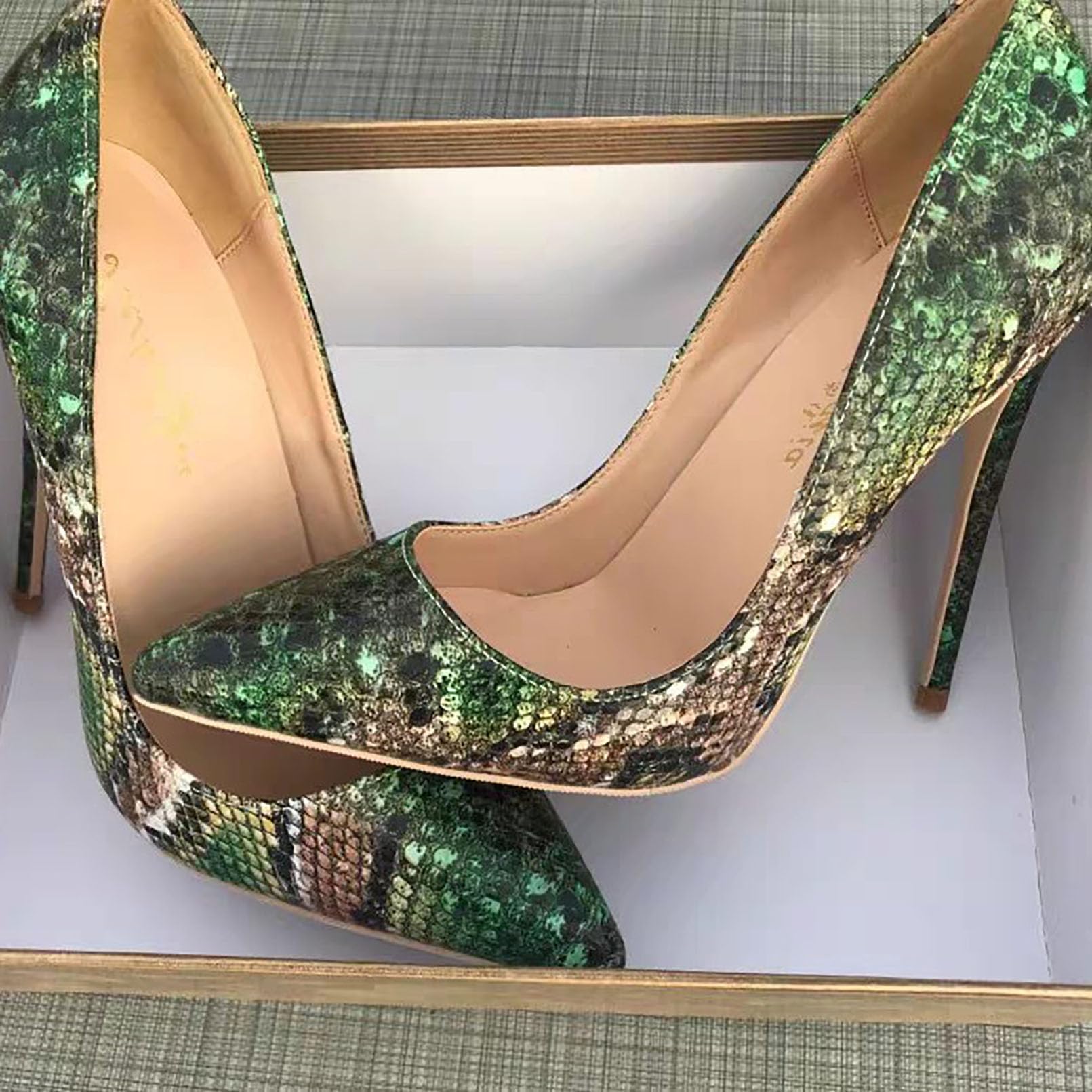 Generico Décolleté Donna a Punta, Tacco Stiletto Verde Effetto Rettile