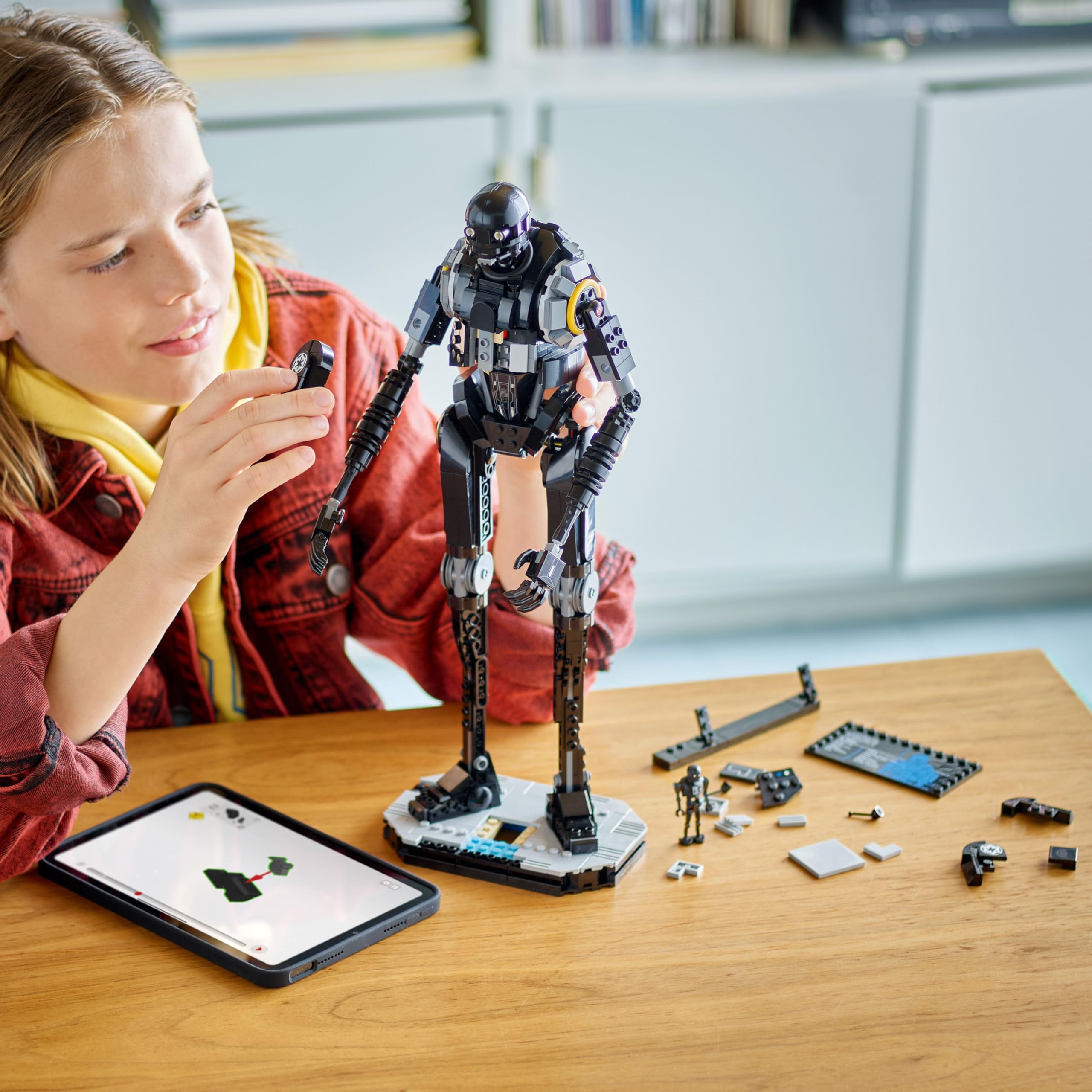 LEGO Star Wars Droid strażniczy K-2SO 75434 | Kolekcjonerska figurka, zabawka dla 10-latka, prezent Star Wars dla dzieci, klocki dla chłopca i dziewczynki, 845 elementów