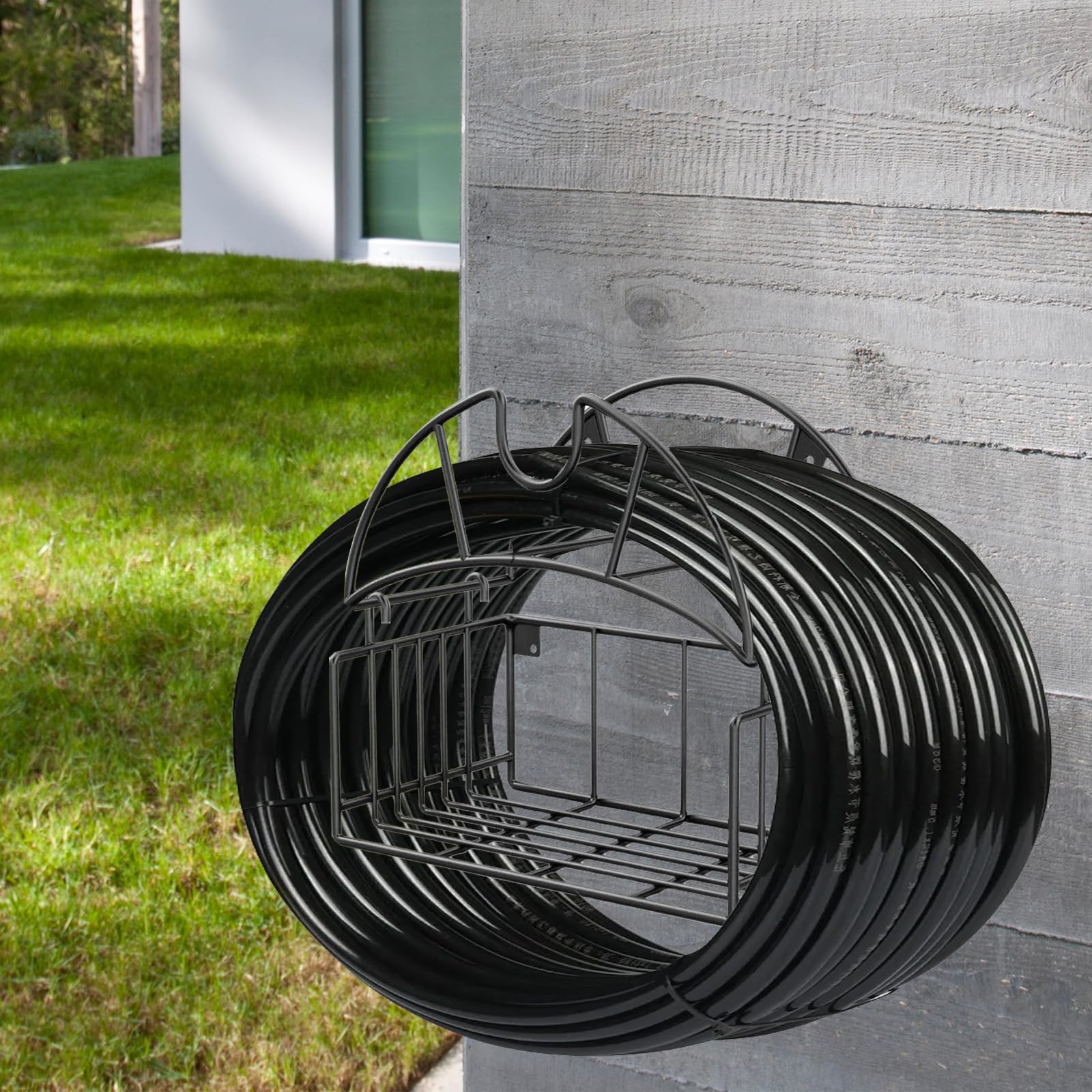 Soporte Manguera Jardin, Soporte de Pared para Manguera de Jardín con Cesta de Almacenamiento de Herramientas Metal de Gran Resistencia Portamangueras Pared para Garaje Patio Garaje Césped