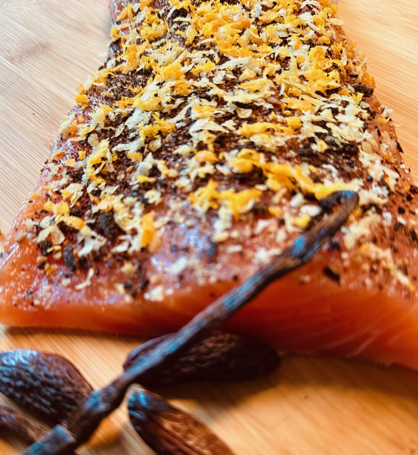 Graved Lachs mit Tonkabohne, Vanille & Zitruszesten – Exklusive Delikatesse in Premium-Qualität ca. 1.1 kg