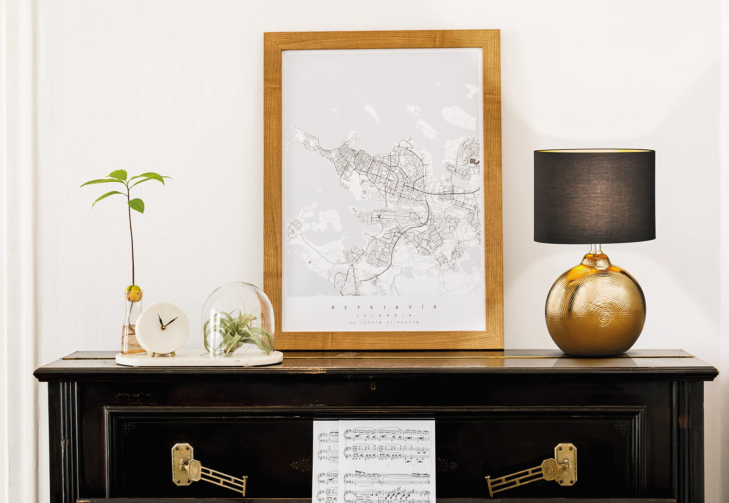 Fischer & Honsel Lampada da tavolo, foro, color bronzo anticato, paralume in tessuto, nero chintz, interno dorato, lunghezza: 23,00 cm, larghezza: 13,00 cm, altezza: 36,00 cm, con interruttore a cavo,