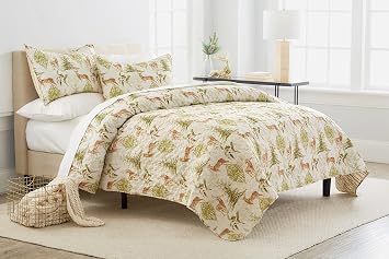 C&F Home Winter Trails 2-Piece Twin Quilt Set with 1 Standard Sham Rustic Deer Medallion Holly Sprig Pattern Christmas Tree Pine Tree Reversible Red Green Cream Stripes Twin 2 Piece Set Green