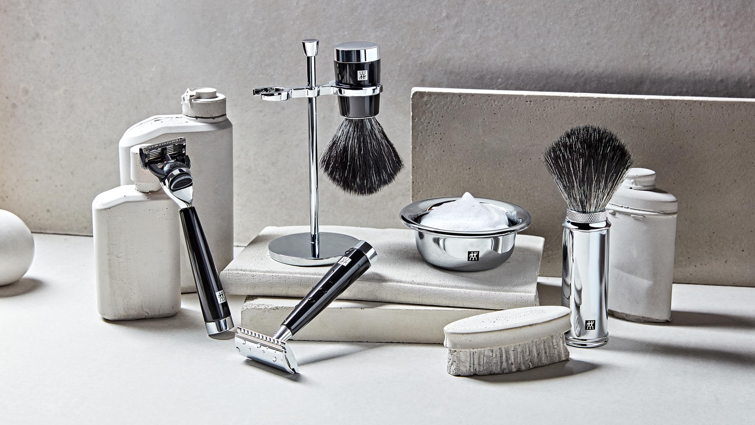 ZWILLING Maszynka do golenia (uchwyt z żywicy szlachetnej, golenie na mokro, ostrza Gilette Fusion, ergonomiczny kształt, ostrze w zestawie), czarna