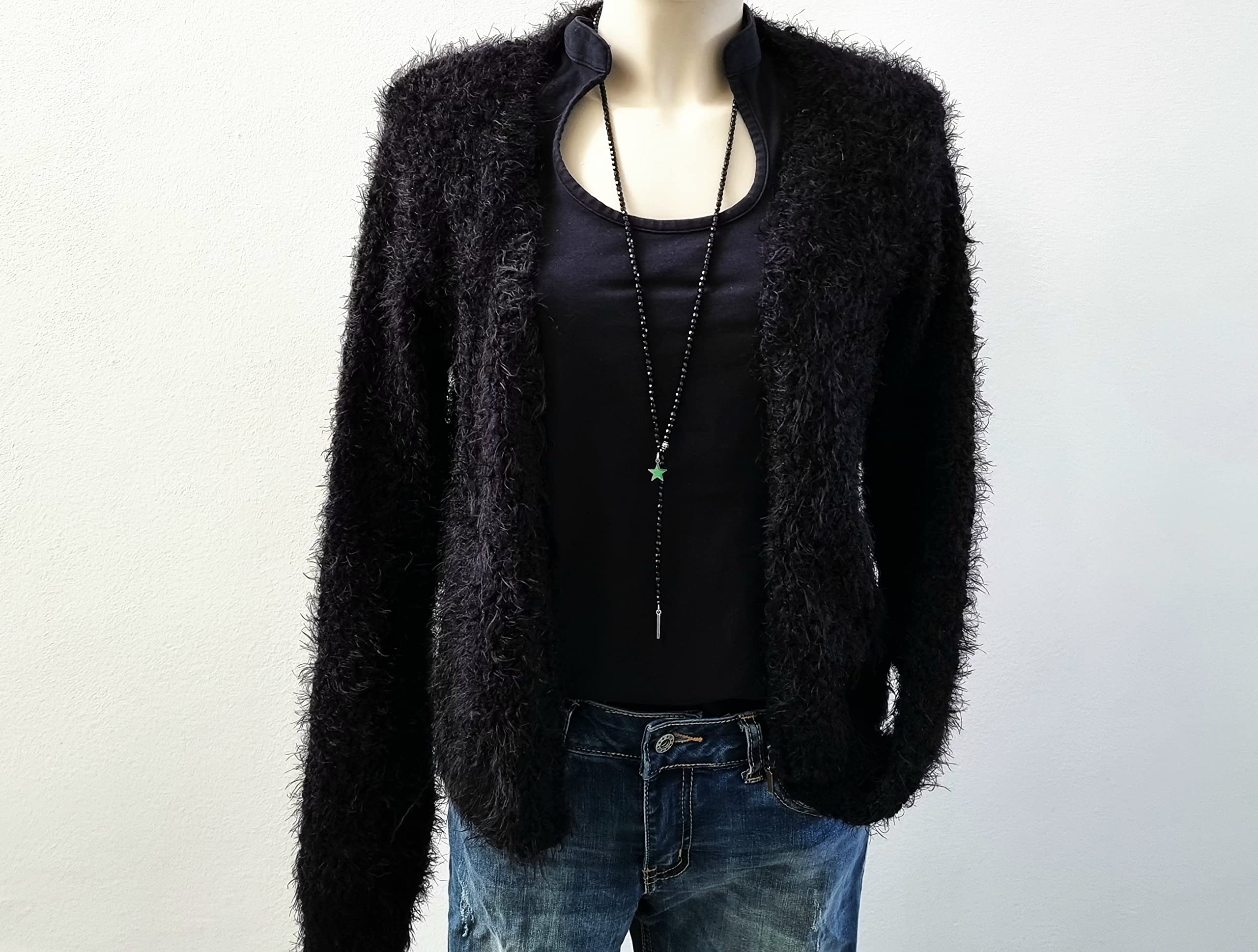 Y-Kette Halskette Damen Ypsilonkette lang schwarz glänzend Glasperlen Kette handgefertigt mit Anhänger Stern silber, minimalistischer Modeschmuck, Geschenkidee für Frauen