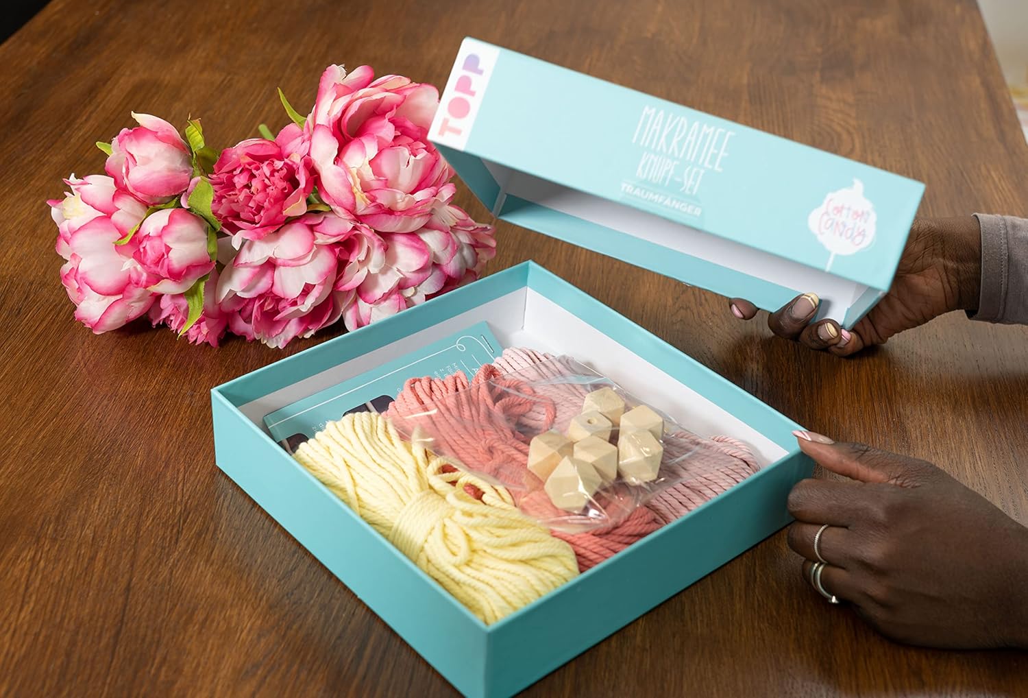 Makramee Knüpf-Set: Traumfänger: Anleitung und Material für einen Makramee-Traumfänger in angesagten Cotton-Candy-Farbtönen