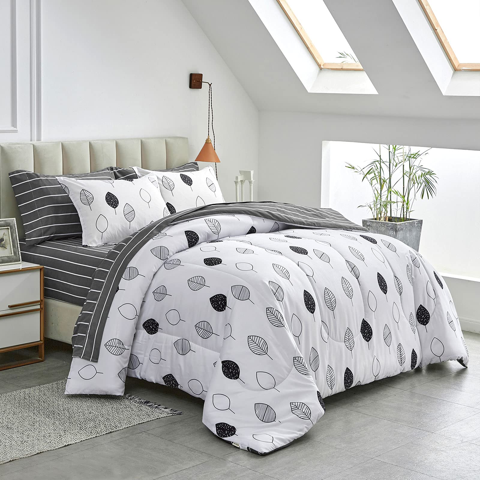 Joyreap 7 Piece Bed in a Bag, Botanical Bedding Set King Size Comforter Set for All Season- Black n White Leaves- 1 Comforter, 2 Pillow Shams, 1 Flat Sheet, 1 Fitted Sheet, 2 Pillowcases