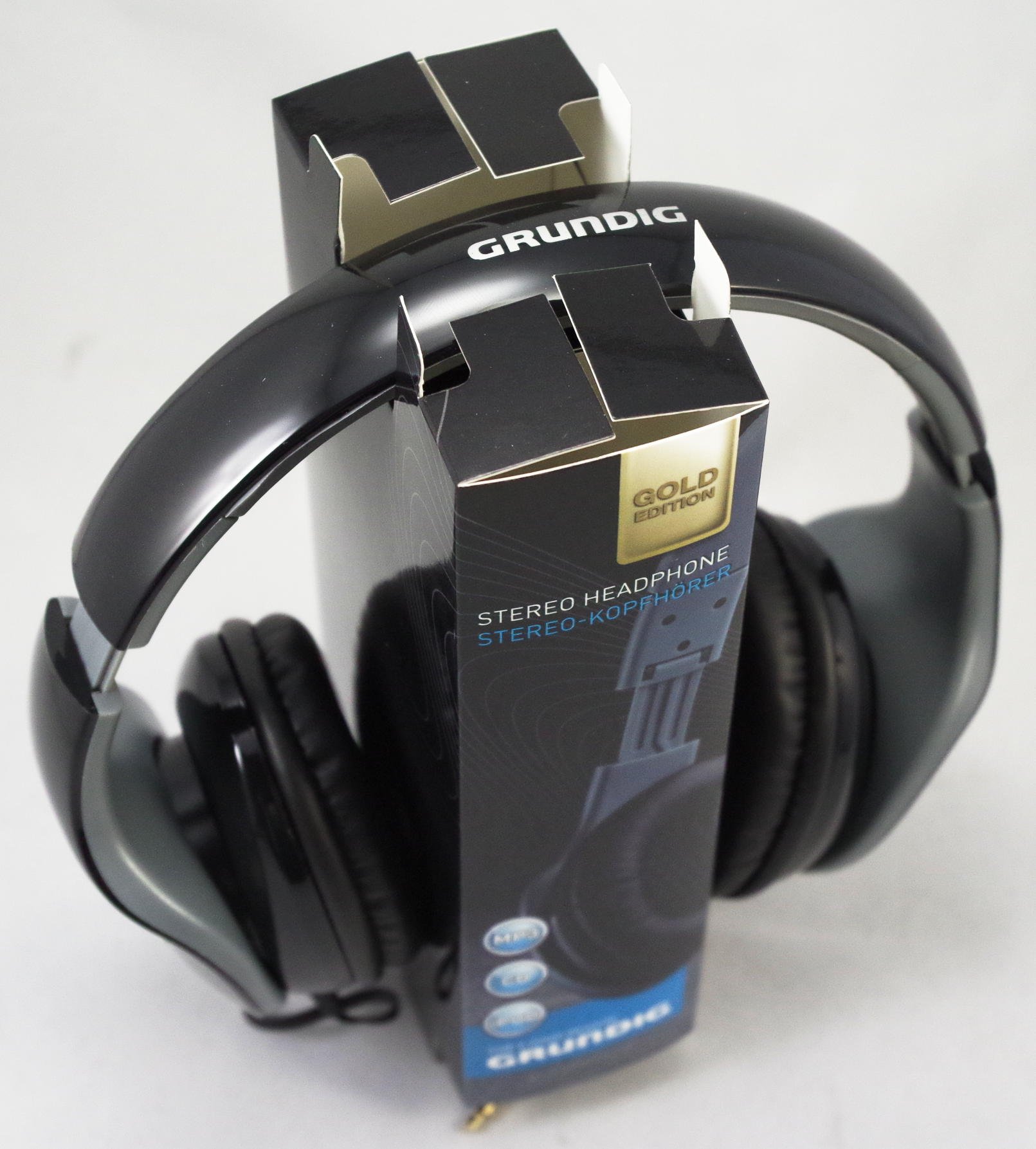 Grundig Foldable Xl Stereo Headphone for Smartphone- Random colors, black - Image 4