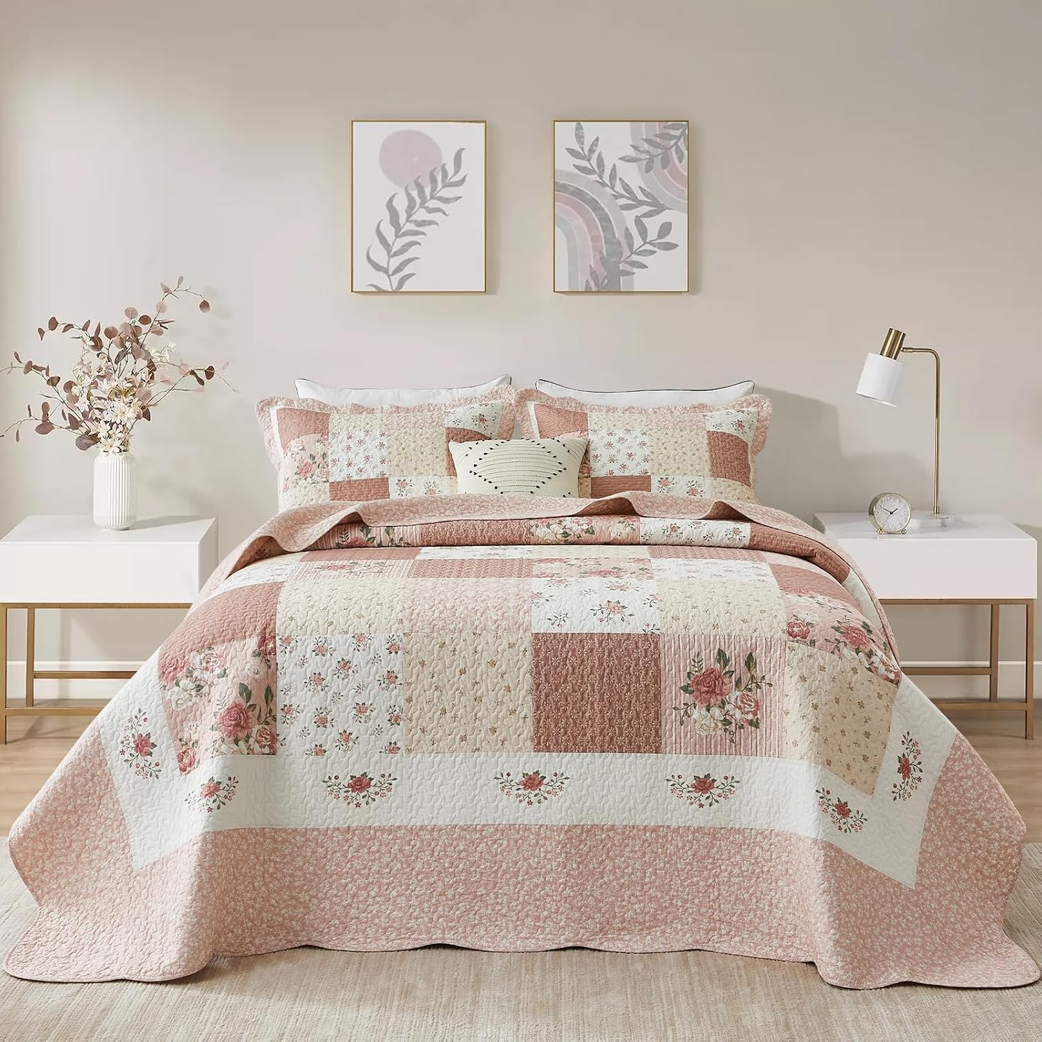EWlinens 100% Cotton 102"x120" Oversized Queen Bedspread - Farmhouse Patchwork Plaid Extra Large Quilts Queen Size, Reversible Pink Floral Lightweight Comforter Queen Bed Spread, 3pcs, Beige/White