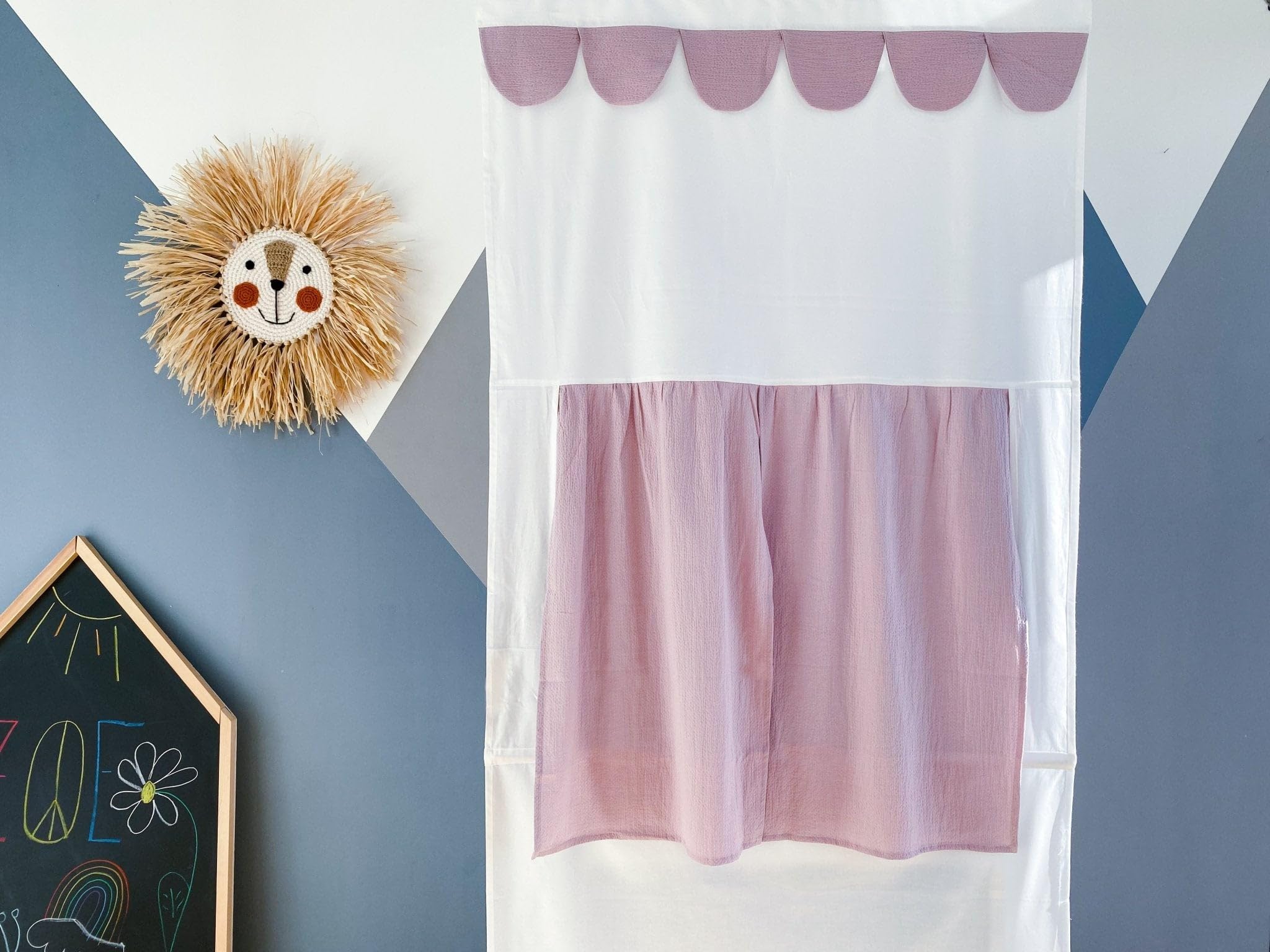 KraftKids Puppentheater Kasperletheater für Türrahmen, Wimpelgirlande und zurückbindbarer Vorhang, Doppelkrepp Rosa aus 100% Baumwolle, 90 × 200 cm, handgefertigt EU
