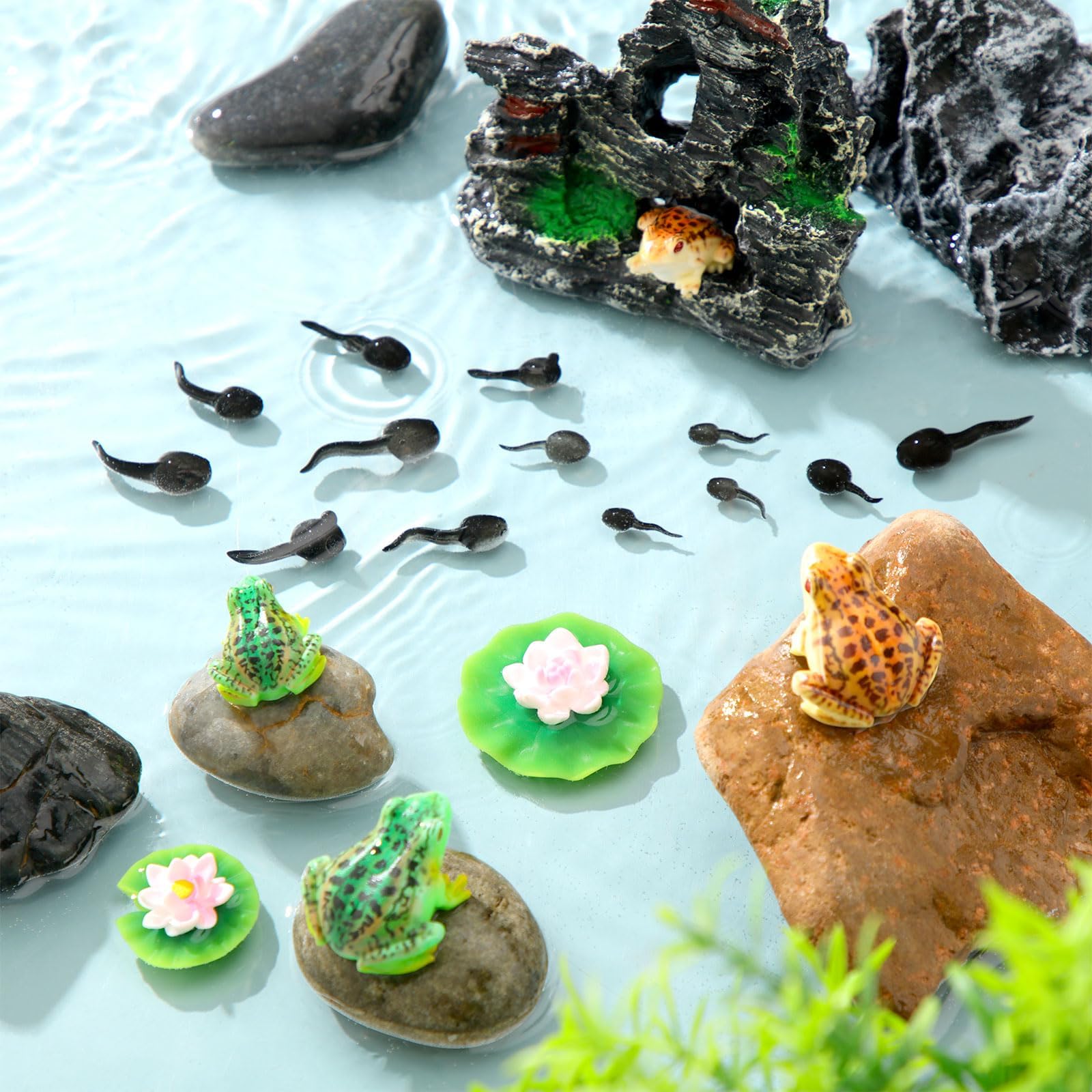 Gemscream 21 Pcs Mini Artificial Pond Accessories Miniature Floating Lotus Mini Resin Lily Pads Tiny Frog Tadpole Figurines for Home Outdoor Pond Pool Garden Patio Aquarium Water Decoration