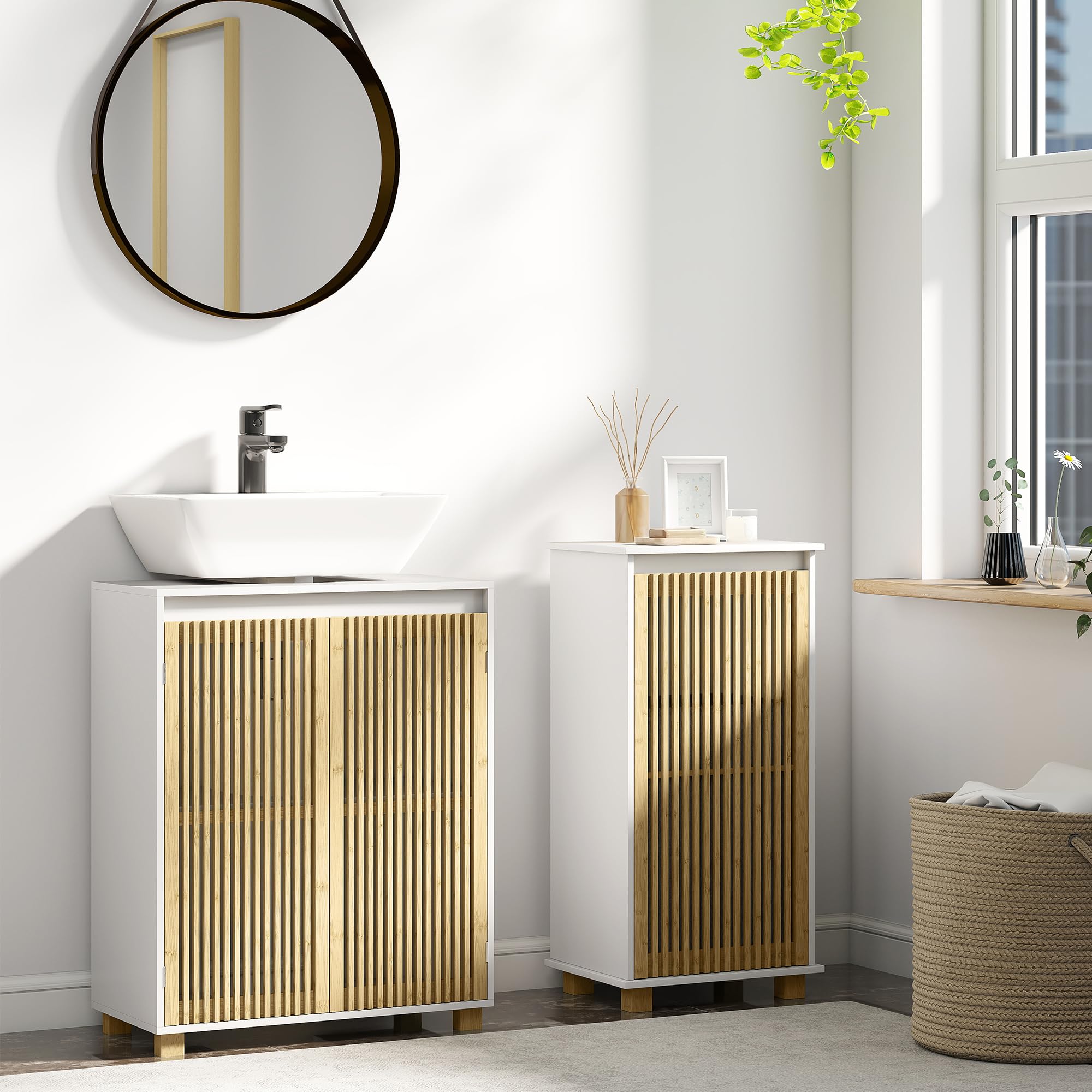 HOMCOM Meuble salle de bain 40 x 30 x 80 cm Blanc et Effet Bois Naturel | Panier À Linge, Armoire De Rangement, Porte À Lattes En Bambou, Sac Amovible