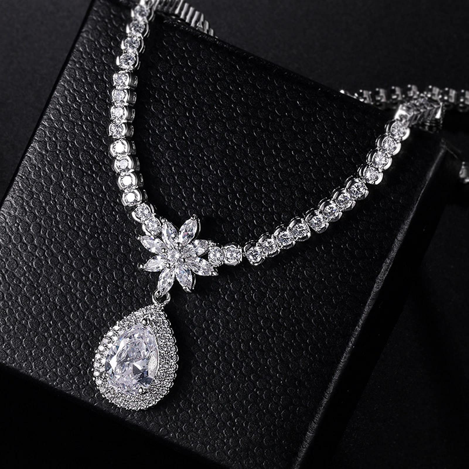 Set di Gioielli con Collana e Orecchini in Cristallo CZ con Taglio a Pera di Grandi Dimensioni, con zirconi cubici, Set di Gioielli da Sposa