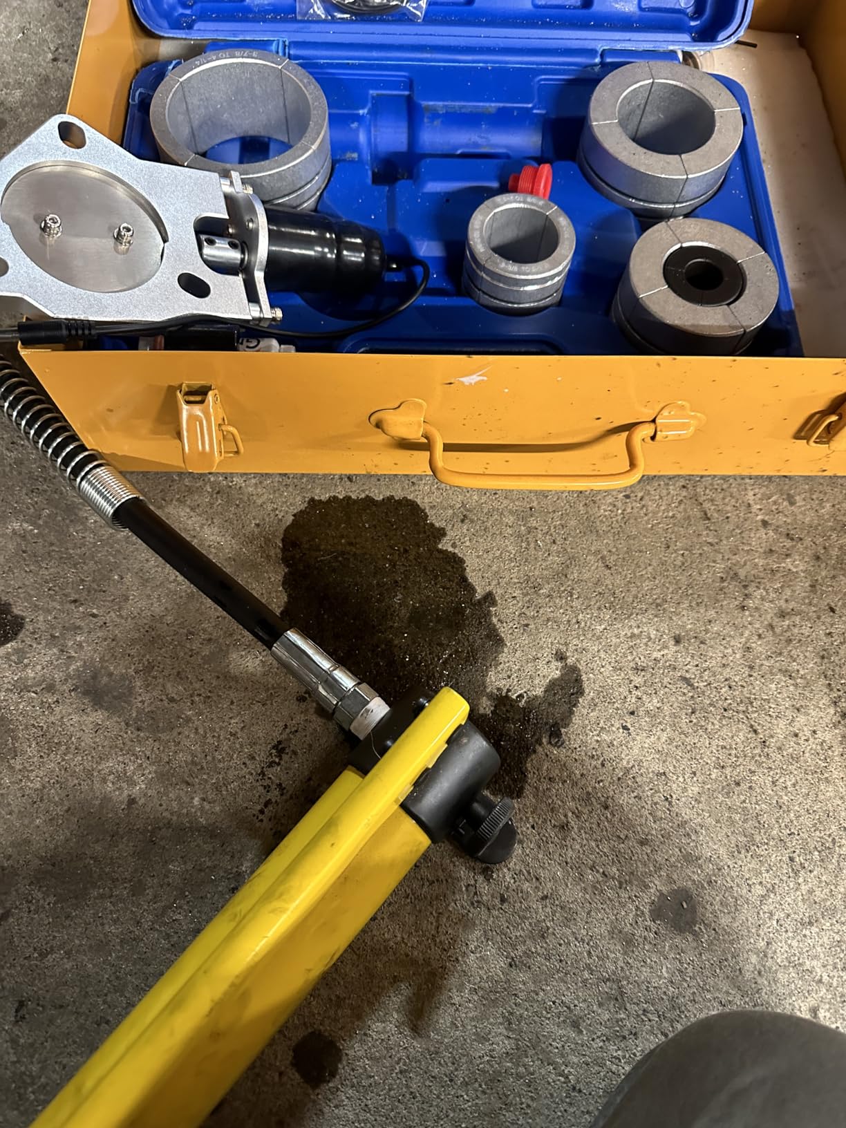 VEVOR Hydraulic Exhaust Pipe Expander, 15/8 to 41/4 Inch, 10 T Manual Hydraulic Pipe Stretcher