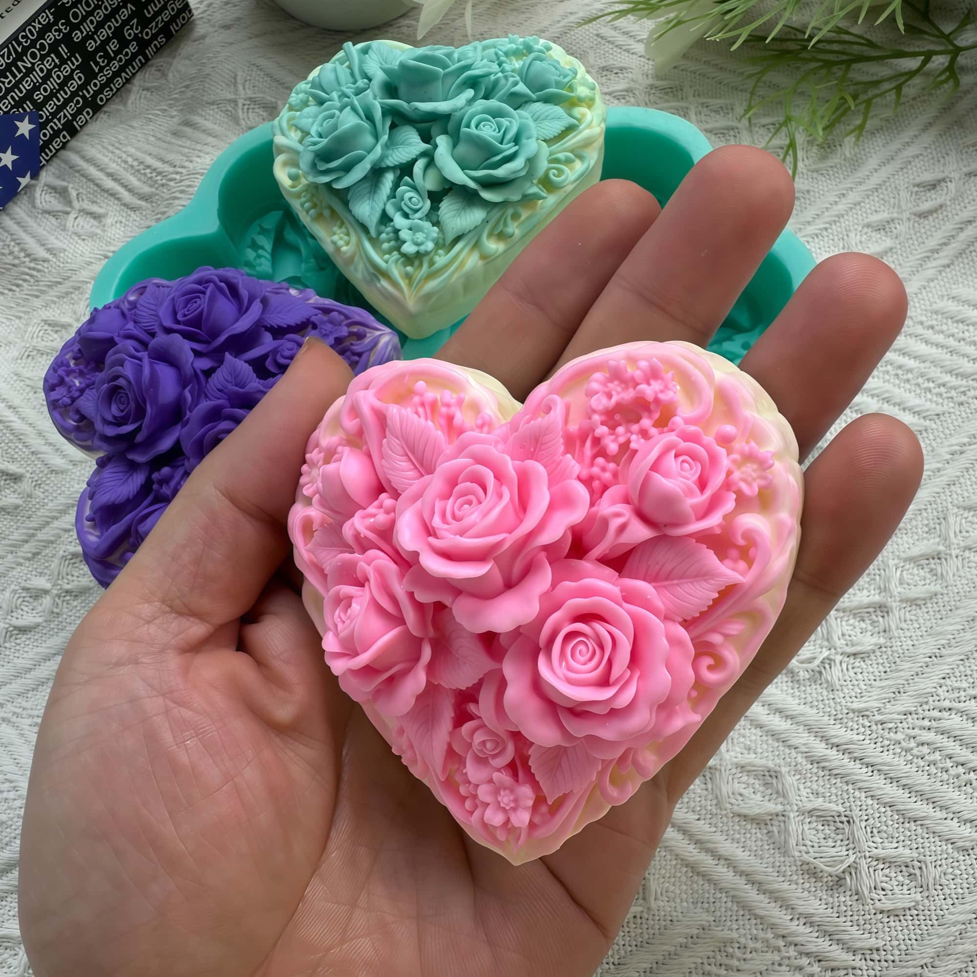 Molde de silicona de corazón de 3 cavidades con diseño de rosas en relieve, molde grande para jabón hecho a mano, fabricación de velas, arte de resina, chocolate, cera derretida, yeso aromático y