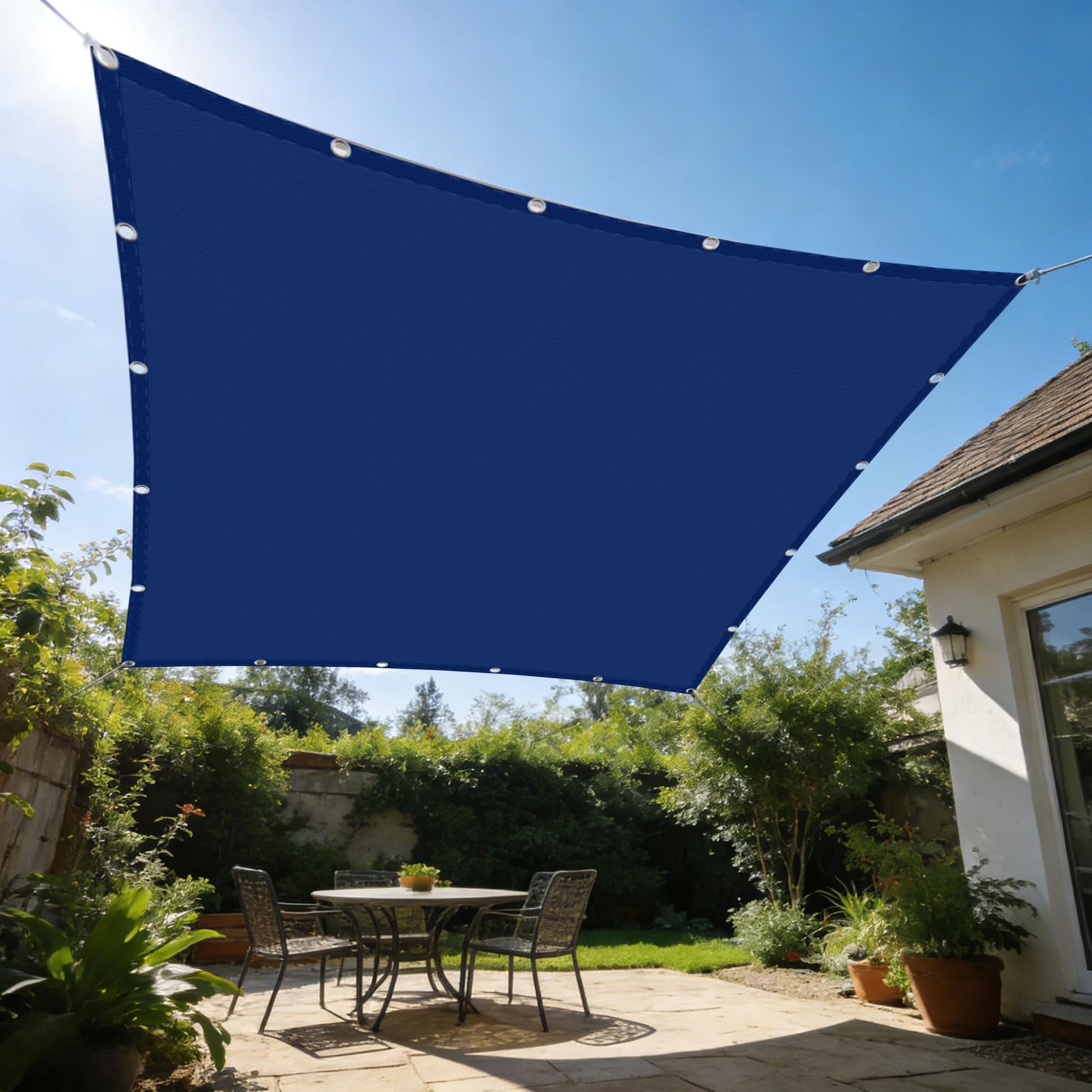 Voile d'ombrage respirant bleu pour ombrager un balcon ou un patio