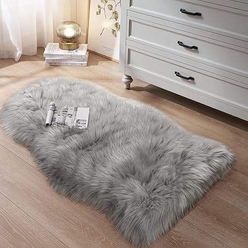 Miniatura 3 de Alfombra pequeña de piel sintética de 2 x 4 pies, ultra suave, funda de sofá, funda de asiento, alfombra gris esponjosa para dormitorio, guardería,