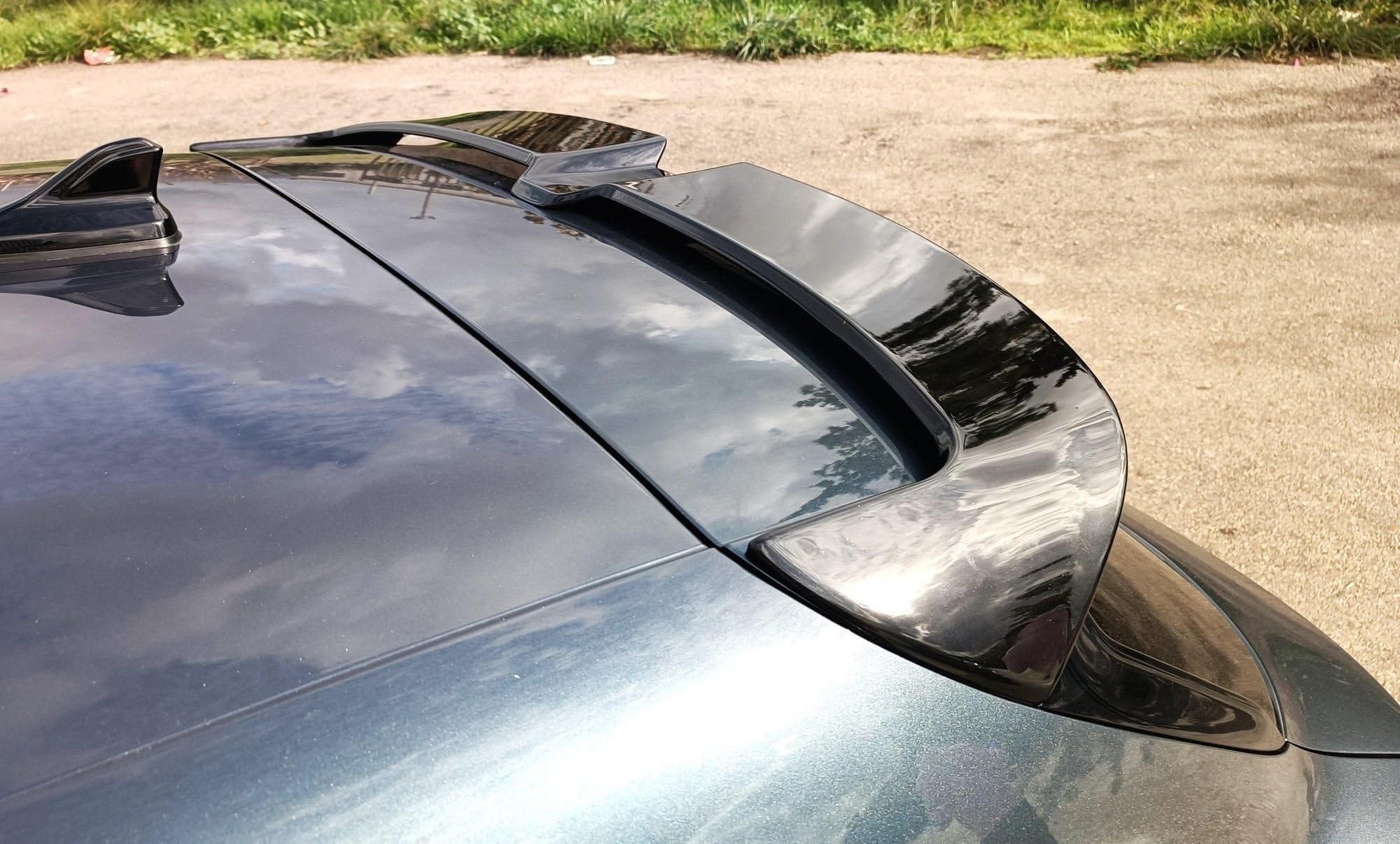 CHROMEMASTER | Spoiler da Tetto; Spoiler Posteriore Compatibile con SEAT Leon Hatchback 2020 +; Alettone Tetto; Poliuretano; Per la verniciatura; Metodo di Montaggio: Colla | Tuning Ottico per Auto