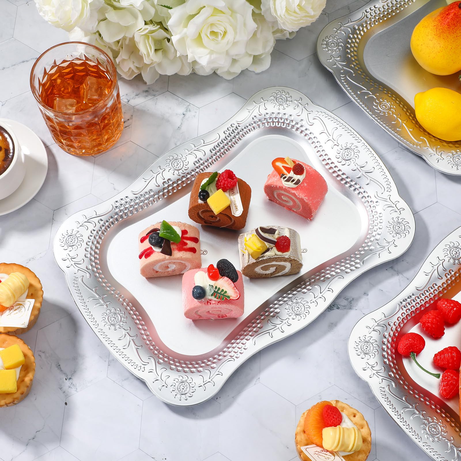Layhit 10 vassoi da portata rettangolari in plastica, 33 x 22,9 cm, per dessert, decorazione in rilievo, per feste, matrimoni, fidanzamenti, compleanni (argento)