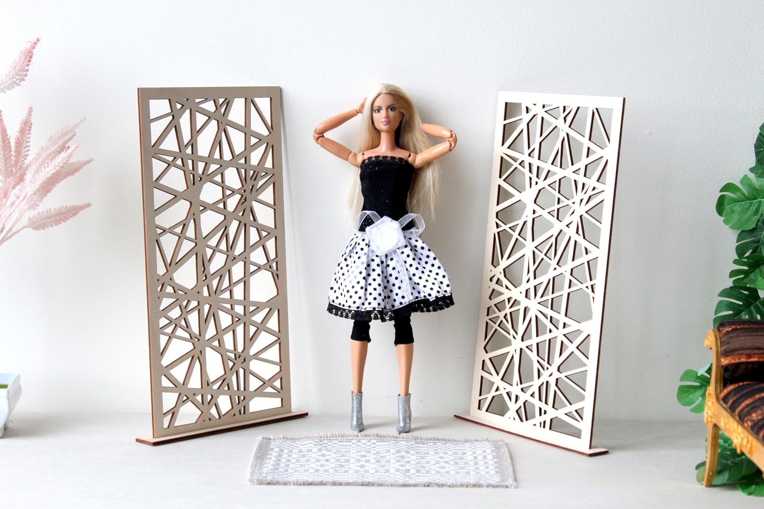 Miniature room divider, dressing screen partition for dollhouse interior 1:6 scale image 4