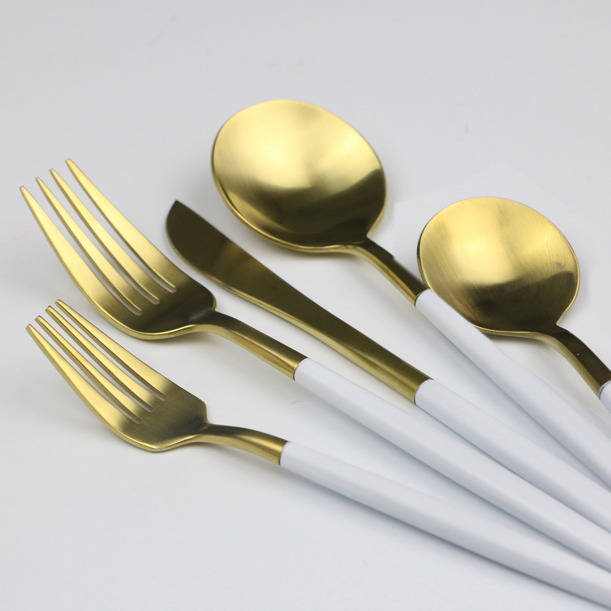 Lot de 20 couverts de luxe en acier inoxydable 18/10 avec poignée blanche dorée Finition mate Service pour 4 personnes