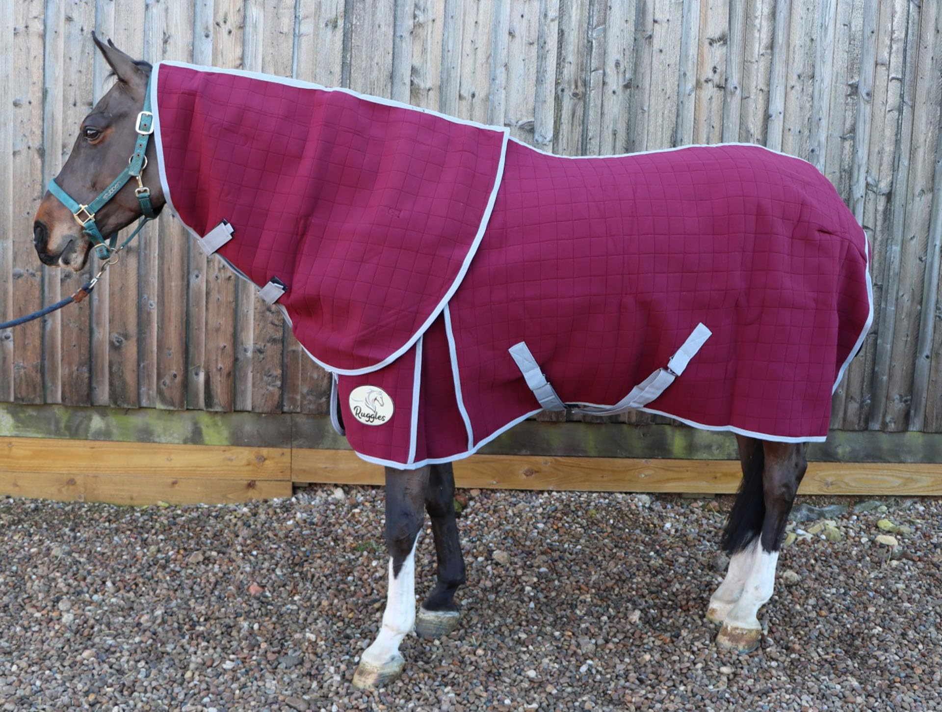 Ruggles Triple Layer Wicking Rug With Detachable Neck for Horse and Pony, ideal for Travel Shows Stable and Cooling/Drying after Exercise or Bathing - moisture wicking stable rug (Burgundy, 6' 9")