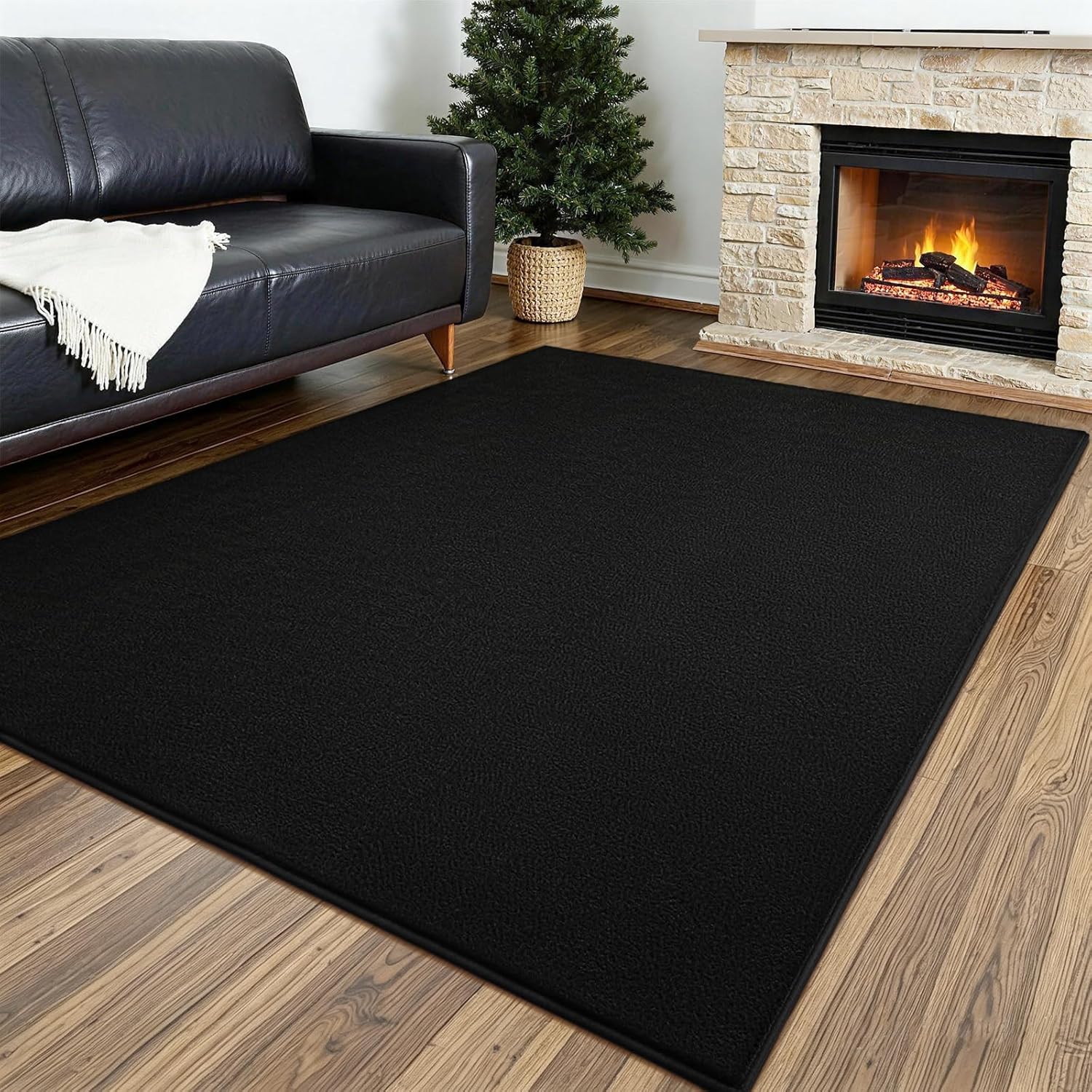 Tapete decorativo de tamaño 4'x6' en color negro para sala o dormitorio