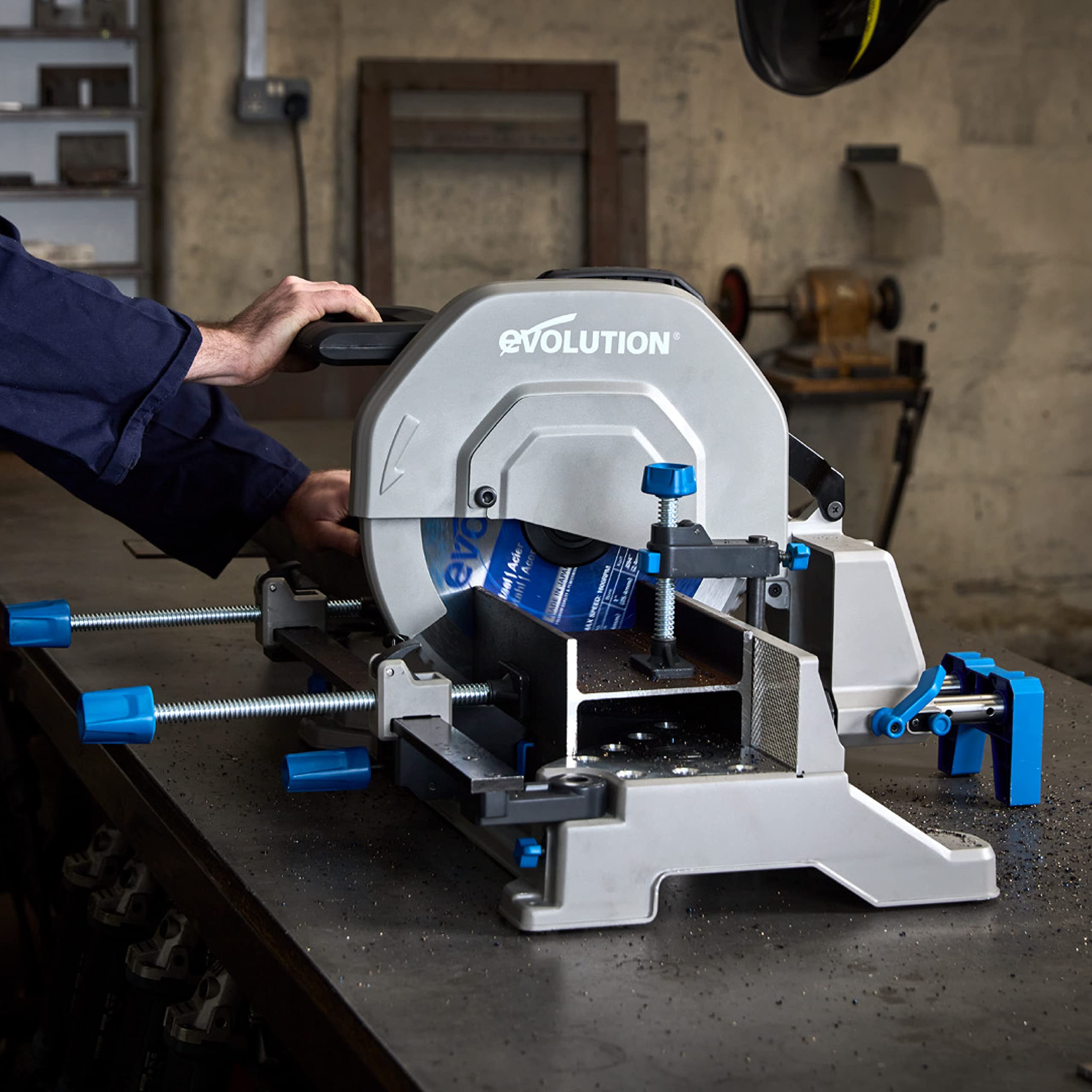 Evolution Power Tools S355MCS Scie à Onglet / Scie à Tronçonner pour la Découpe du Métal +/- 46˚ Guide d'Inclinaison ajustable, 90T lame de coupe en acier inoxydable, Moteur de 2 200 W, 355 mm