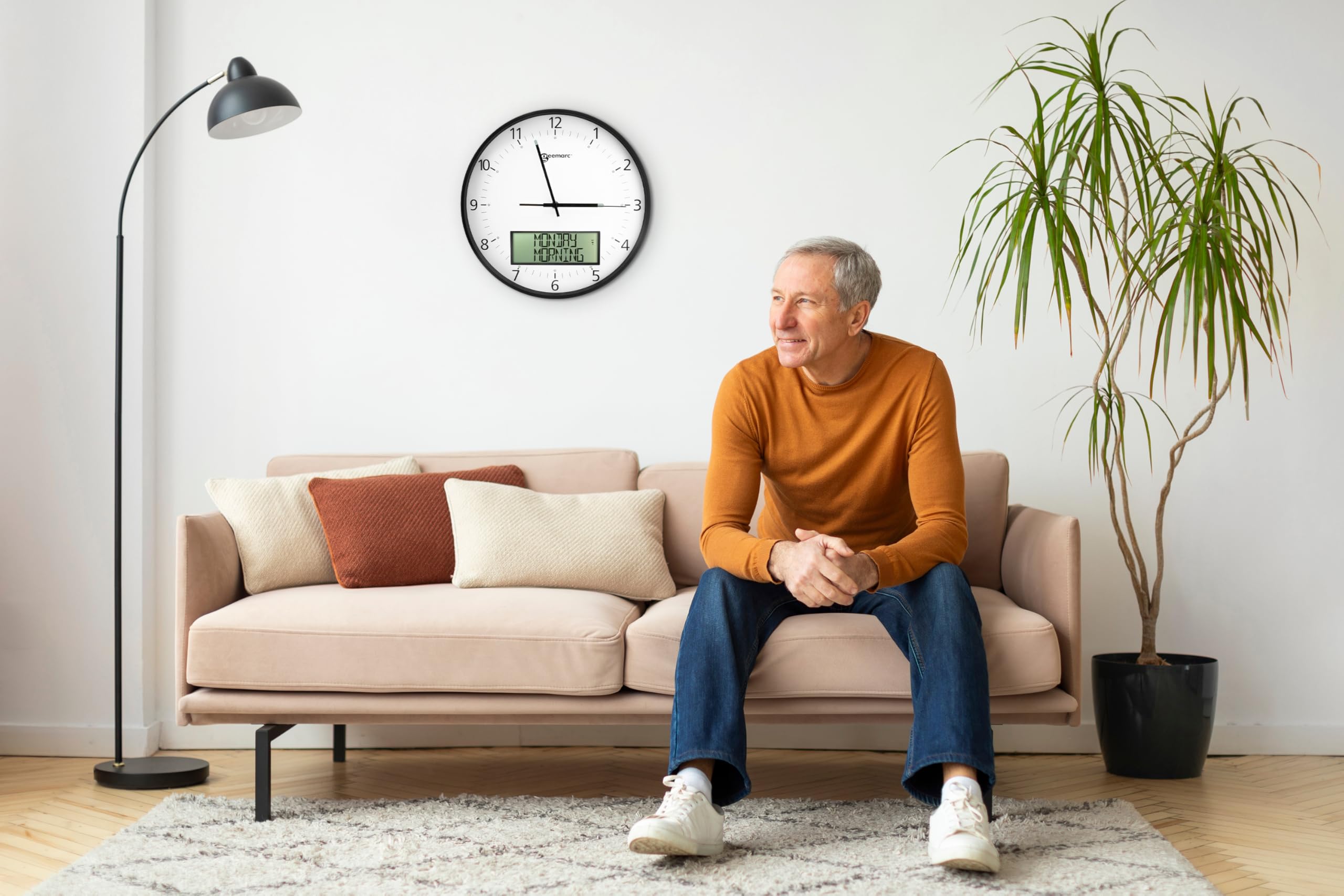 Geemarc Große analoge Wanduhr mit ewigem Kalender – Die Viso 60 stellt Sich selbst auf die richtige Uhrzeit EIN – Starker Farbkontrast für Sehbehinderte und Senioren – Weiß