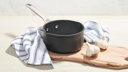 Miniatura 5 de Le Creuset Cacerola antiadherente endurecida Pro Open con boquillas de doble vertido, 1.7 cuartos de galón.