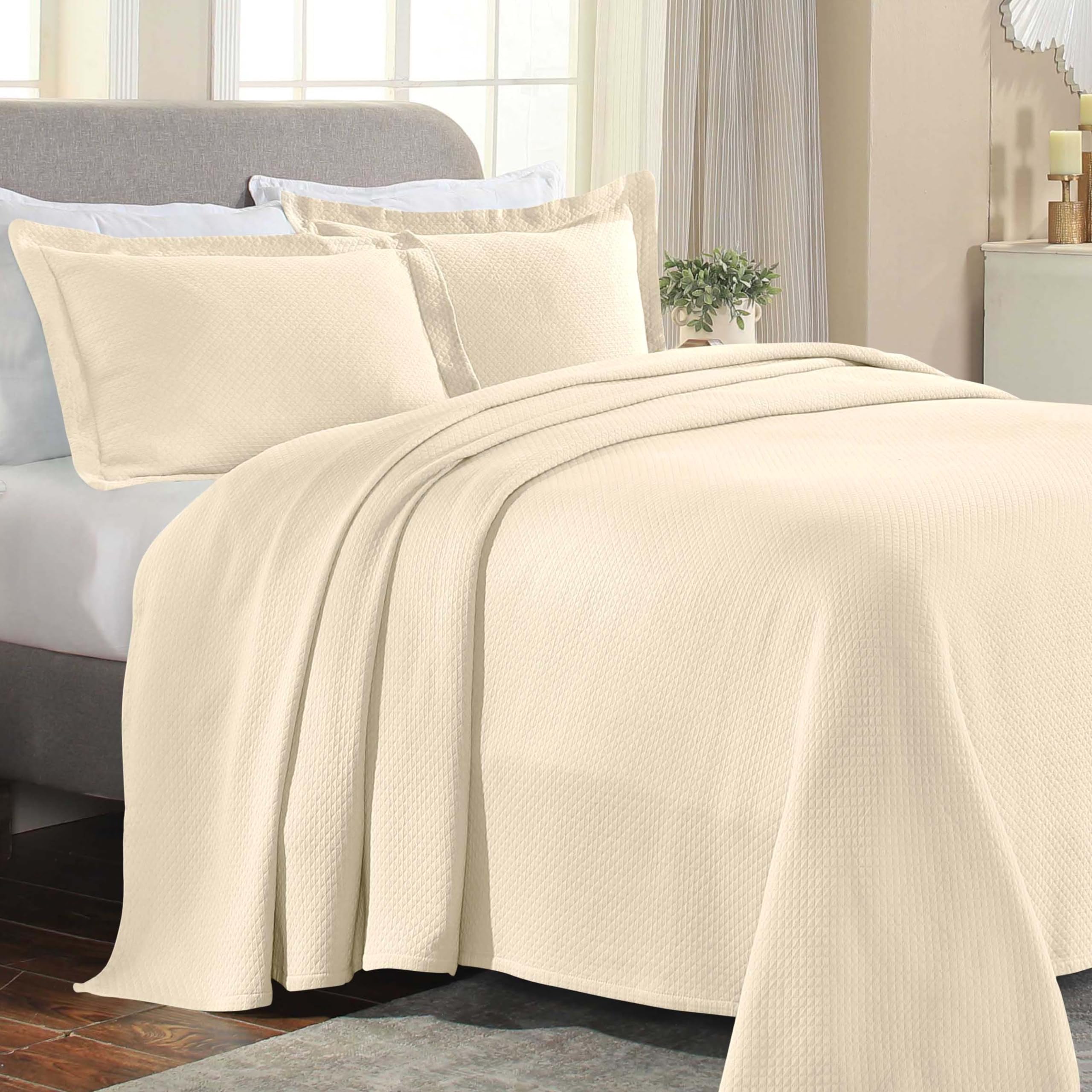 Superior Solitaire Cotton 3 Piece Bedspread Set, Home Bed Decor, Decorative Textured Bed Spread, 2 Pillow Shams, Airy Blanket, Matelasse Coverlet Bedding, All-Season Accent Blanket, King, Ivory