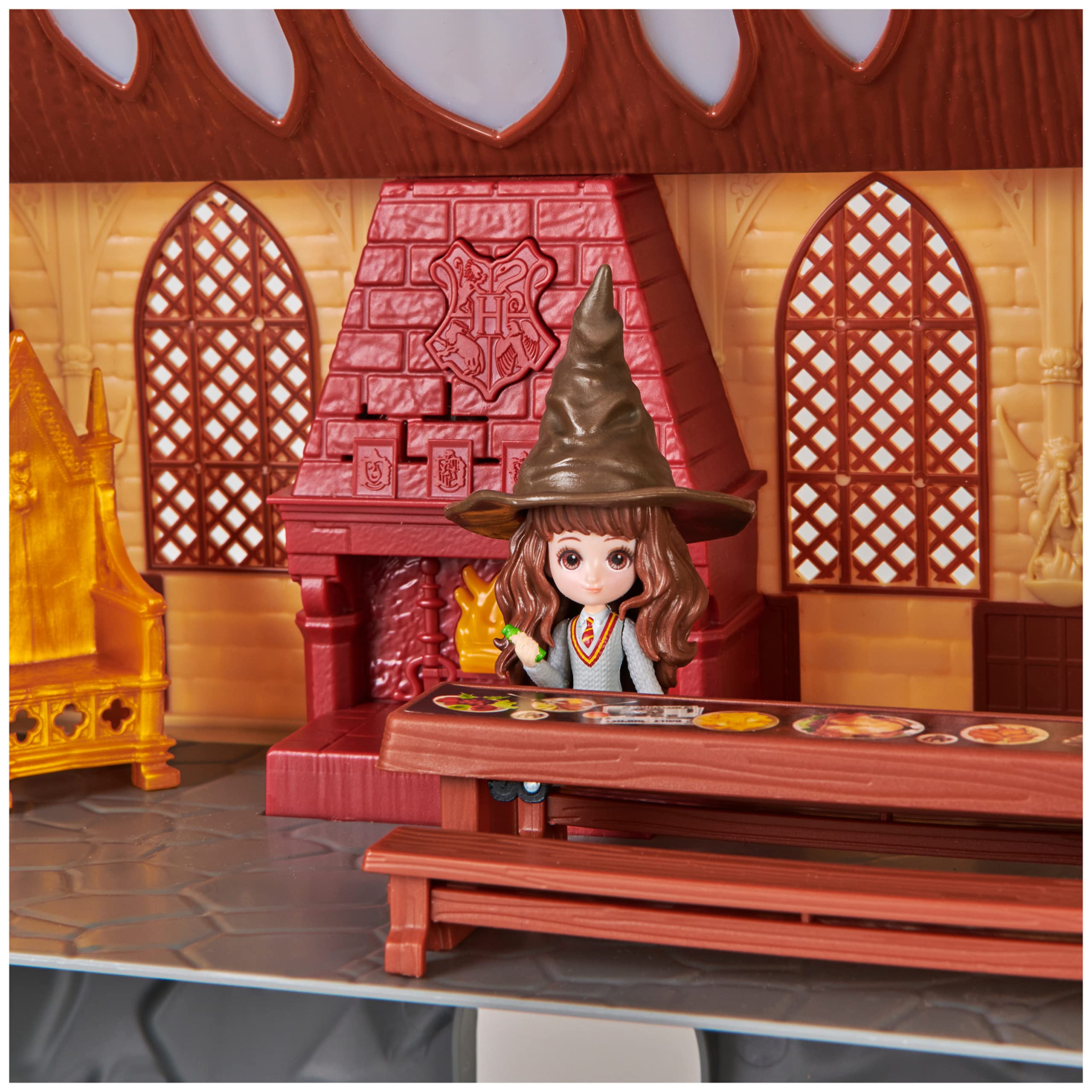 Wizarding World, Castello di Hogwarts di Harry Potter, con 12 accessori, luci, suoni e bambola Hermione esclusiva - dai 5 anni