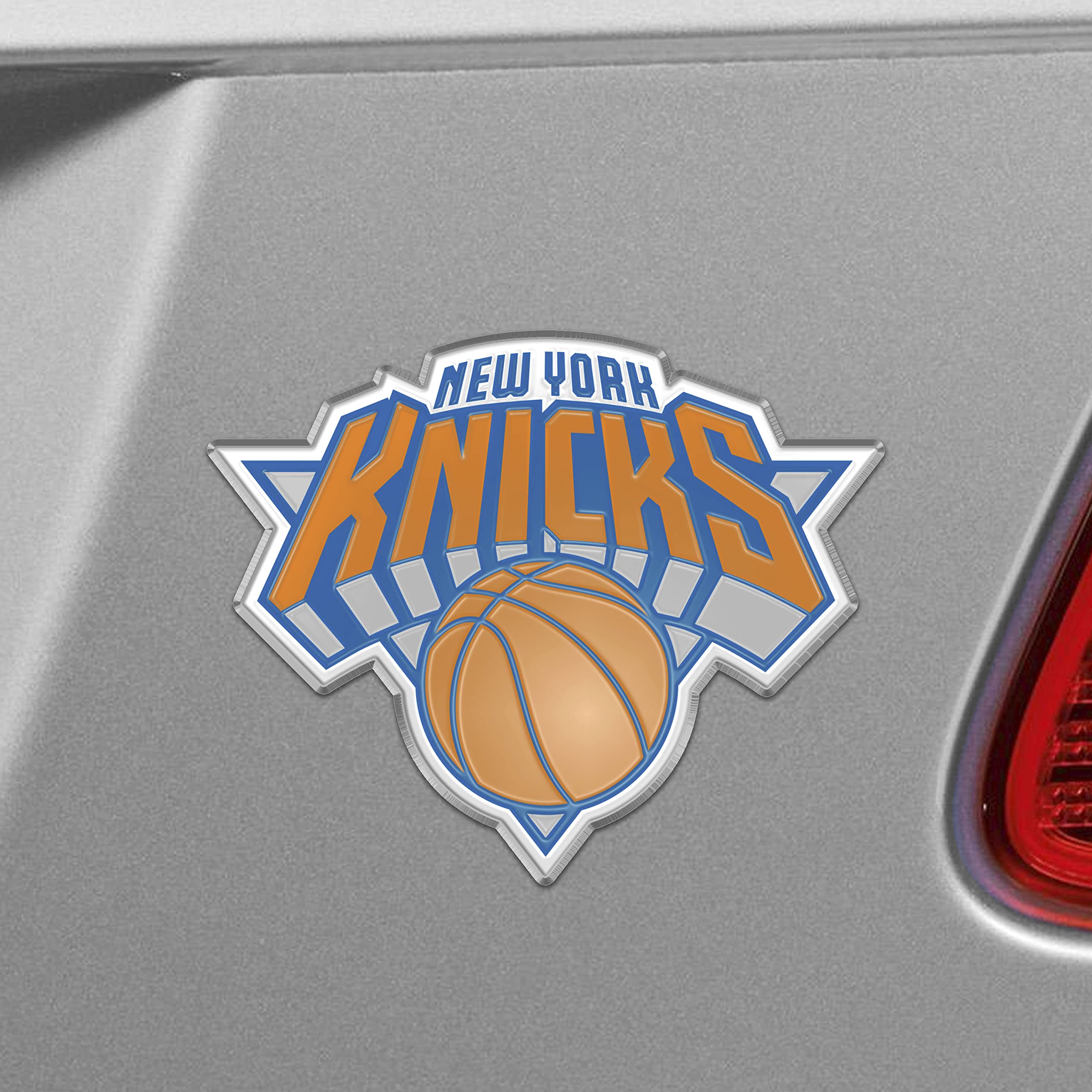 FANMATS 60436 New York Knicks Heavy Duty Aluminum Embossed Color Emblem