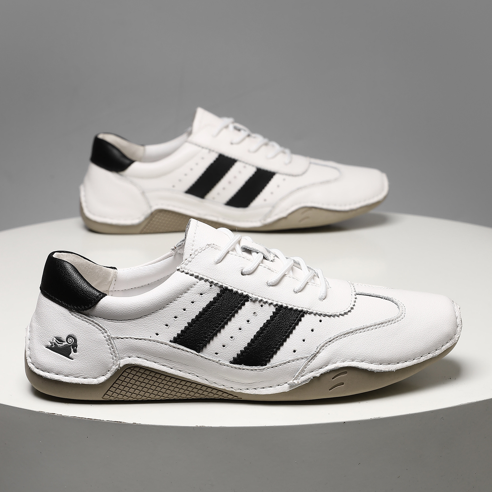 ?Men\'s White/Black Spandex Low Top Quick Dry Comfortable Lace up Shoes White microfiber lace-up casual low-top shoes for men with  main image 4
