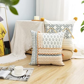 LIGICKY Boho Decorative Throw Pillow Covers with Tassels Tribal Hand Woven Accent Pillowcase Moroccan Style Printed Cushion Cover for Couch Sofa Bed Living Room, 45 x 45 cm