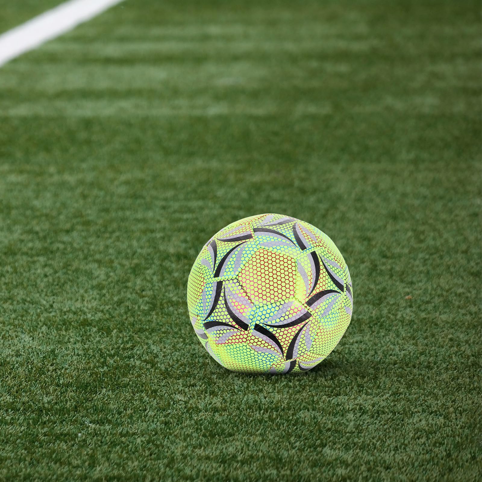 Angoily Pallone da Calcio Luminoso Notturno per Allenamento Giovanile e Competizioni, Pallone da Calcio per Partite Indoor ed Esterne Design Resistente e Controllo Migliorato