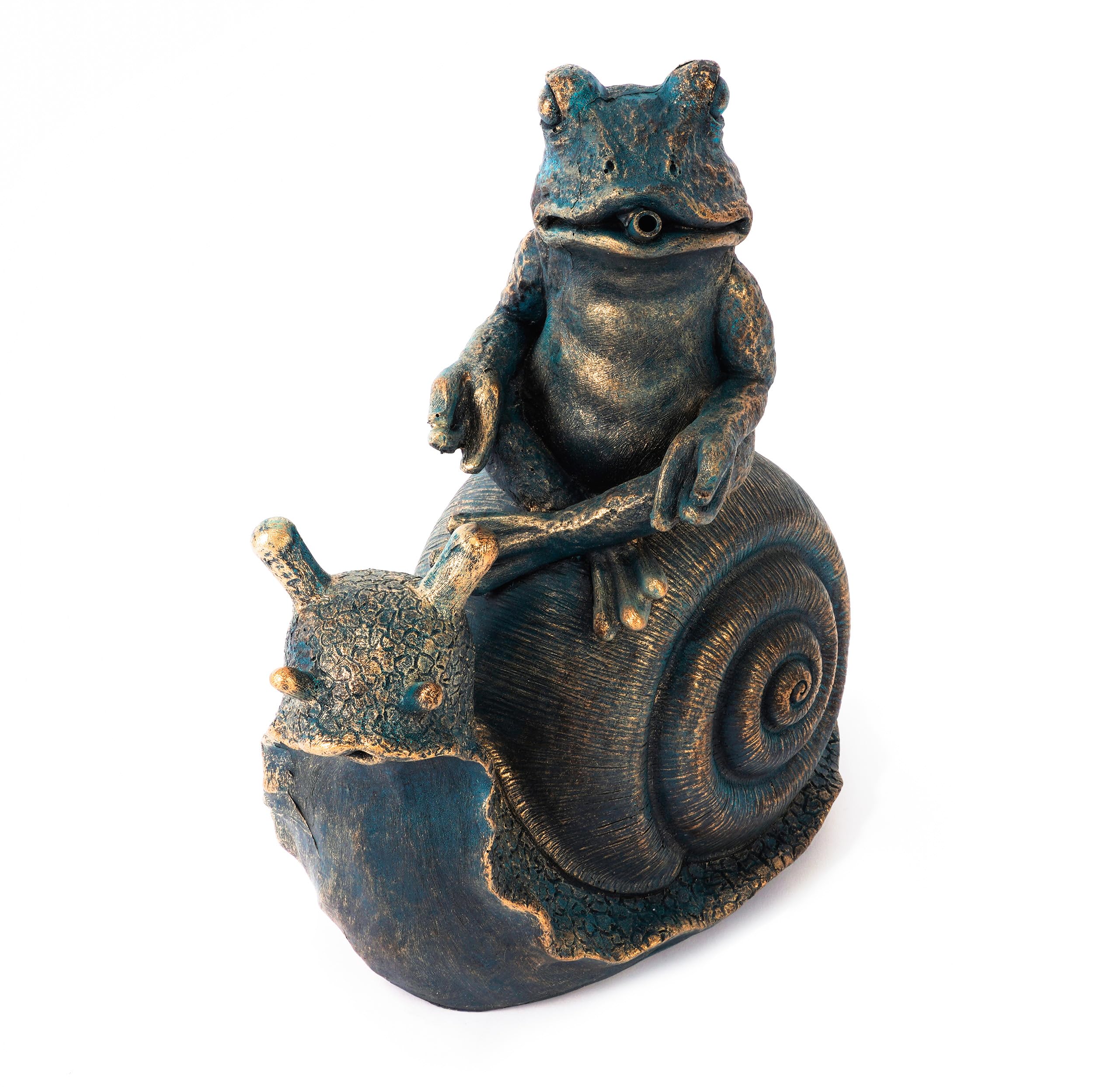 Esotec Wasserspeier Schnecke mit Frosch Lilly & Nelly im Altkupfer-Design, Brunnenfigur für Teich & Garten aus Polyresin, Gartenfigur mit 2X 2m Schlauch, 24,5x14,5x28cm 100775