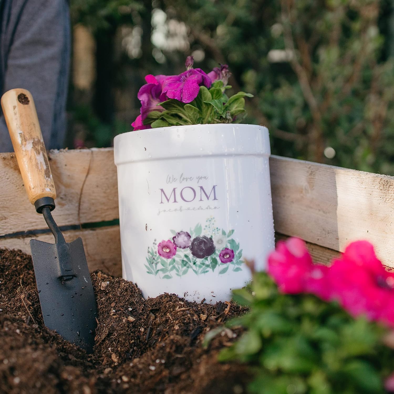 Personalization Universe Floral Love for Mom Customized Outdoor Planter - Personalized Heavy-Weight Stoneware Flower Pot with Drainage Hole, 7.25" H x 6.5" Diameter