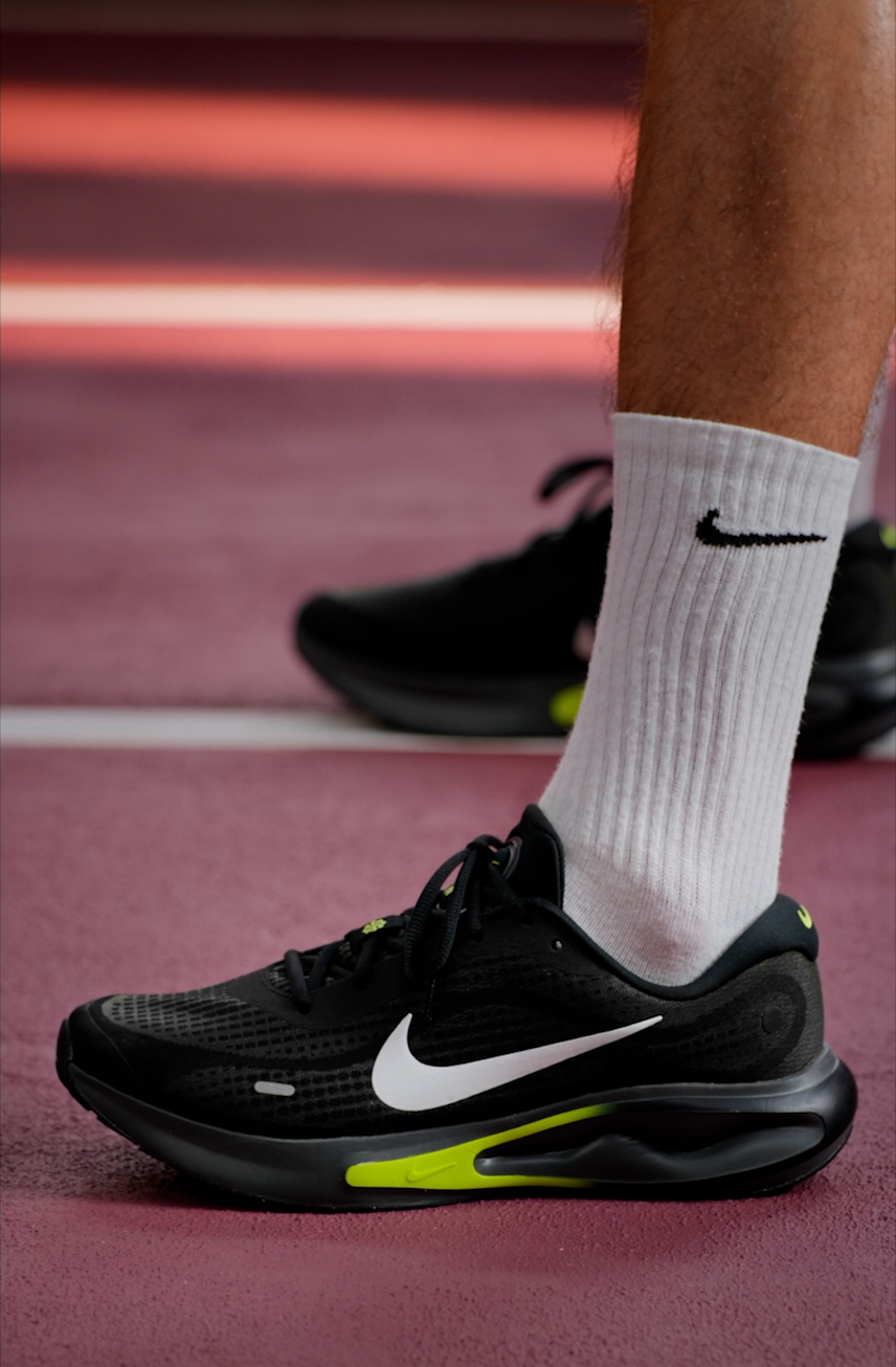 Amazon.com | Nike Men's Journey Run Road Running Shoes, Black