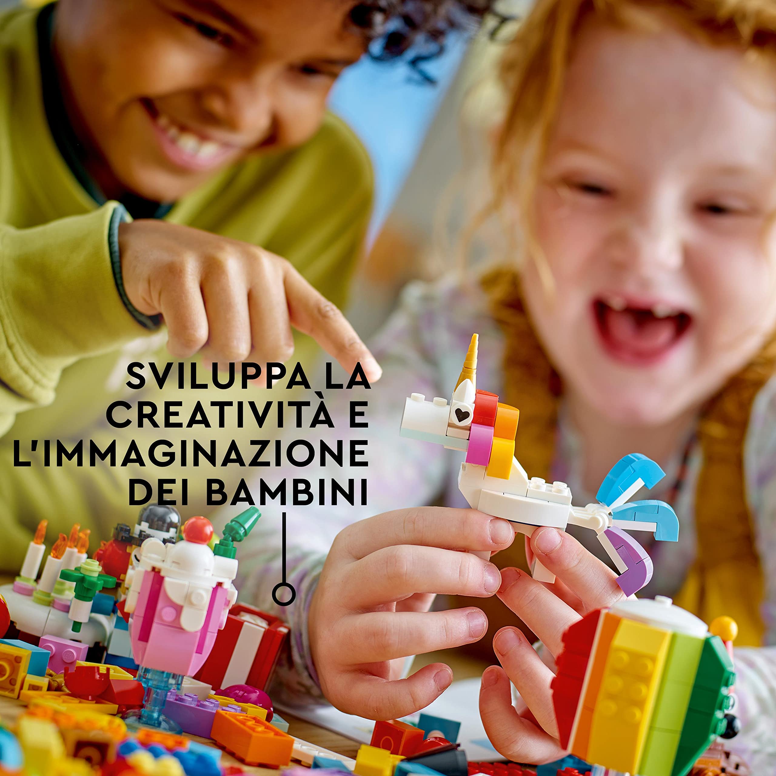 LEGO Classic Party Box Creativa, Animali Giocattolo per Bambini e Bambine, Giochi da Condividere in Famiglia con 12 Mini-Costruzioni: Orsacchiotto, Clown e Unicorno 11029
