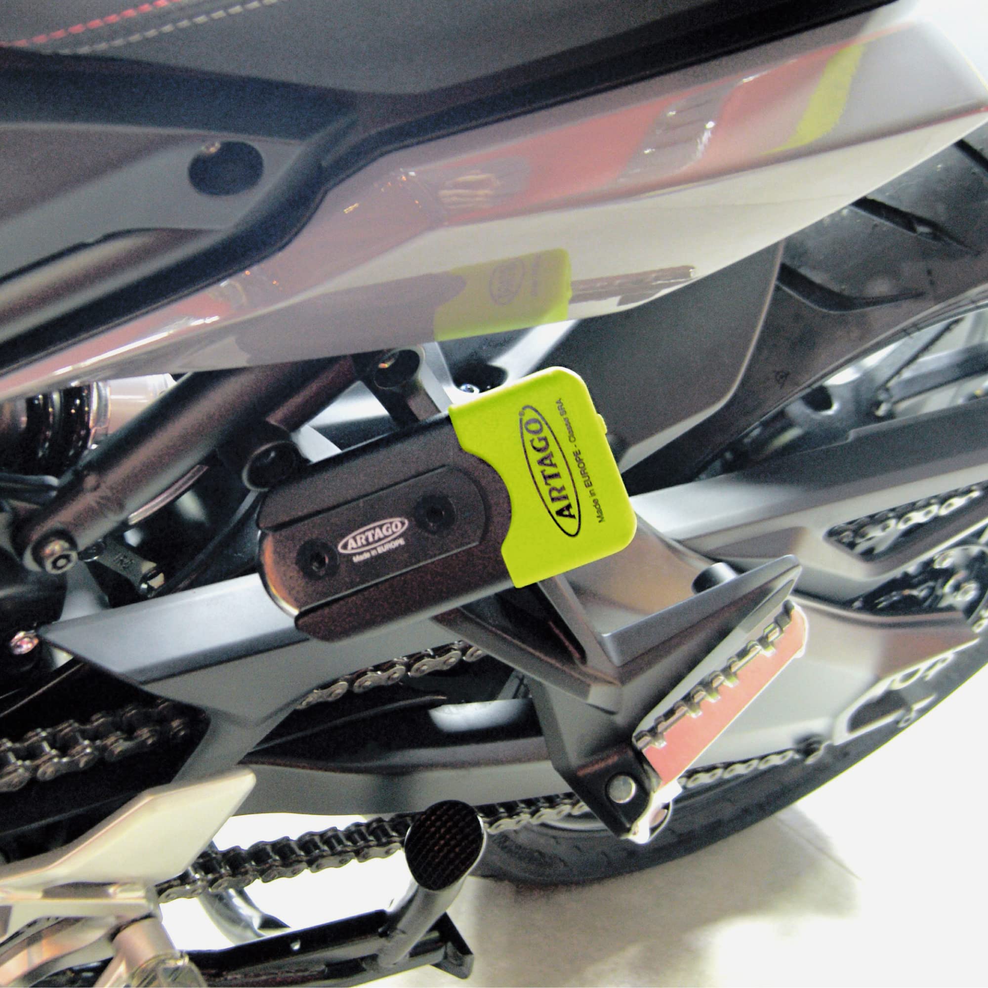 Artago 69X6 Pack Lucchetto Antifurto Bloccadisco ad Alta Sicurezza + Supporto per Yamaha MT-09 e Tracer 900, Omologato Sra, Sold Secure Gold, ART4