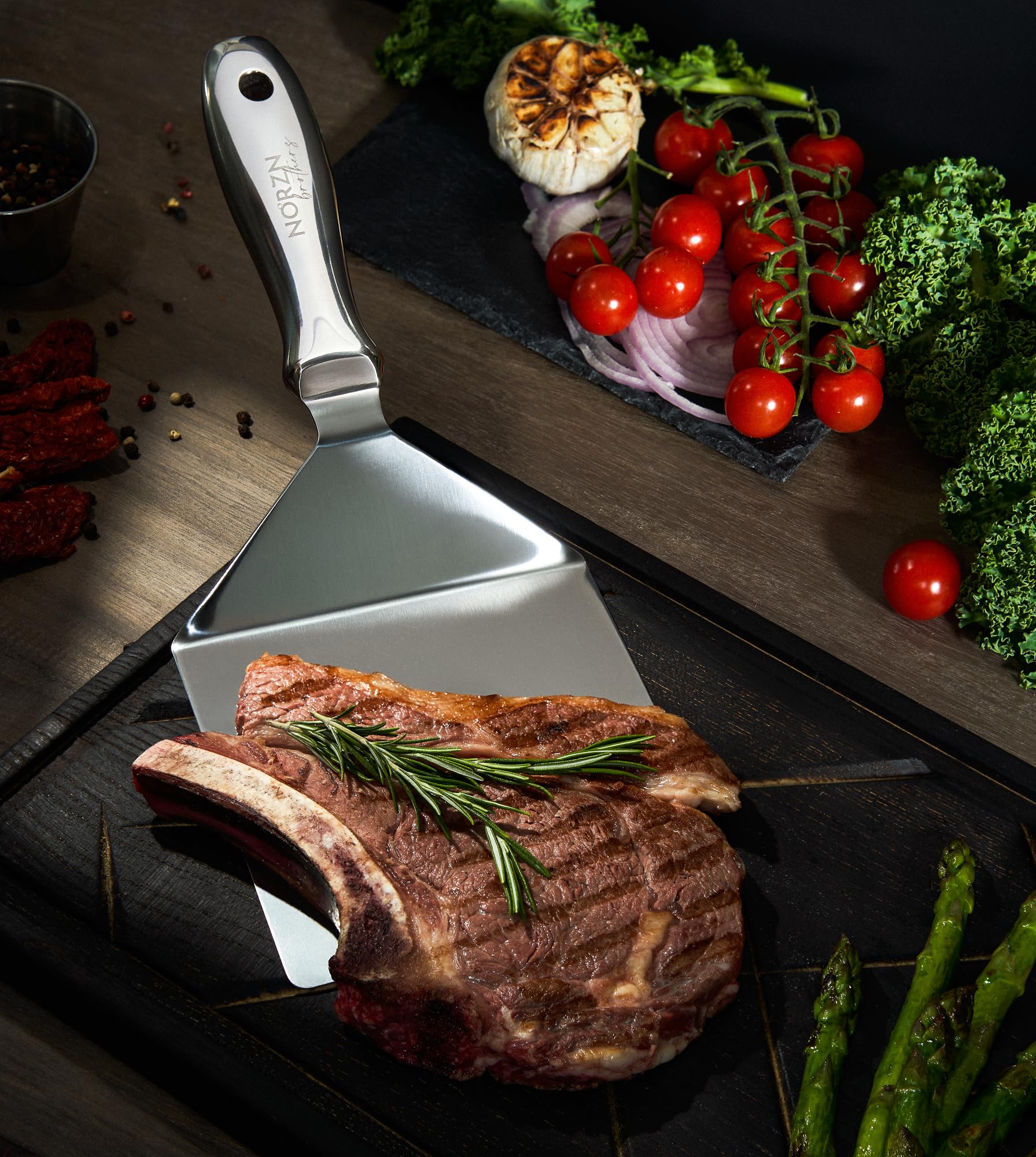 Spatola Piastra Acciaio Inox – Spatola Cucina Grande Flessibile con Gradiente e Finitura a Specchio, Barbecue BBQ, Griglia, Teppanyaki, Lavabile Lavastoviglie, Cert. Alimentare, Garanzia 10 Anni