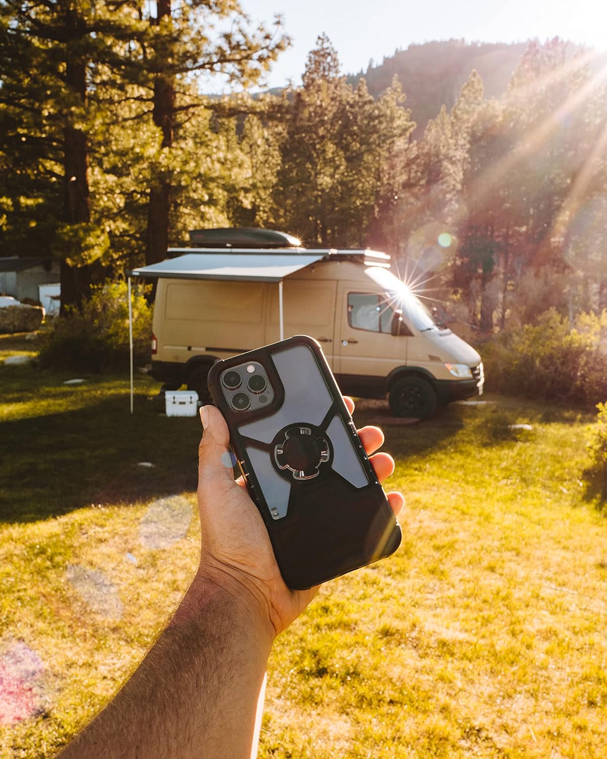 ROKFORM iPhone 12 Pro Max Magnetic Protective Case with Twist Lock, Slim Shockproof Crystal Slim Case for Apple Smartphone (Transparent)