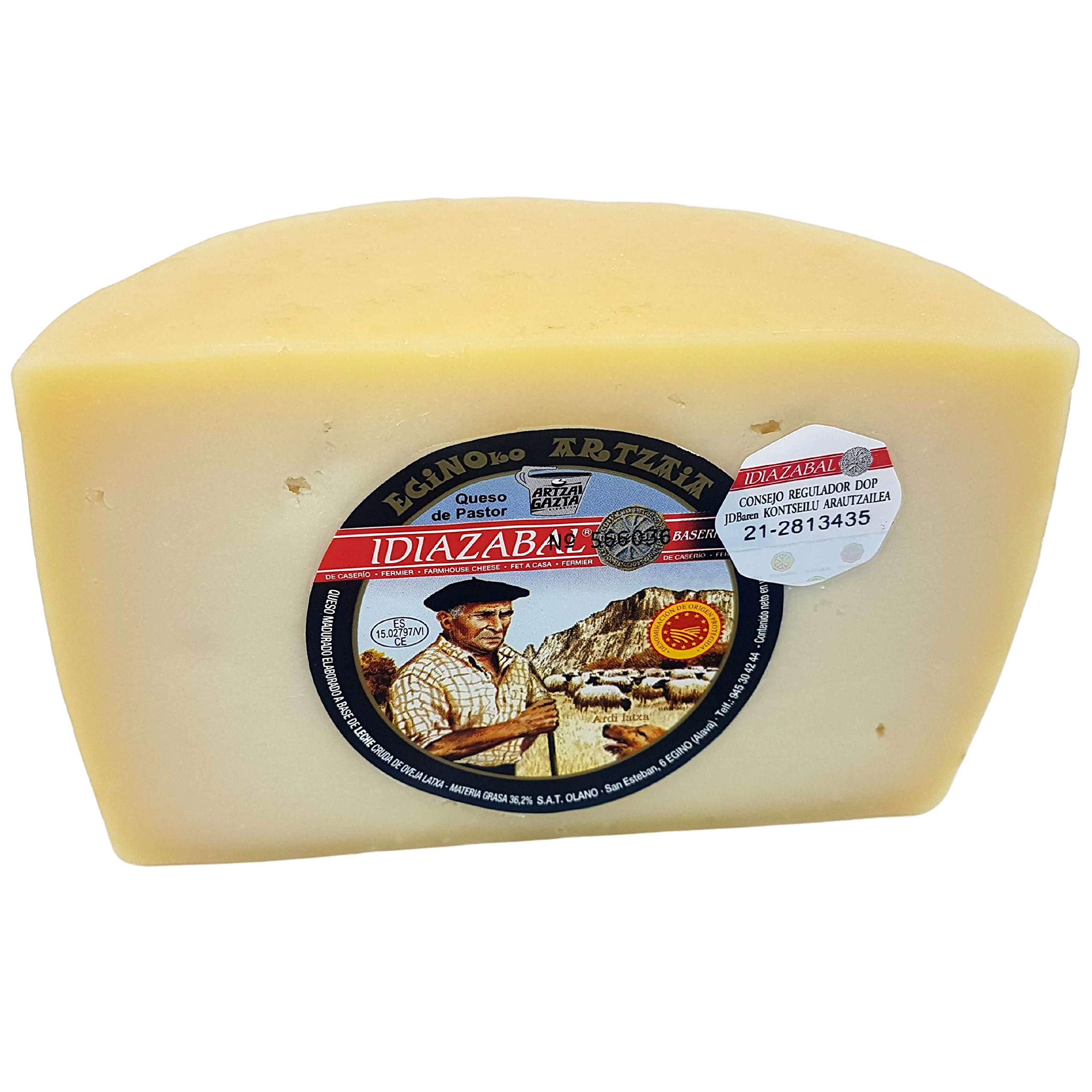 Queso Idiazabal Ahumado (Medio Queso) + Queso Idiazabal Blanco (Medio Queso) Lo Mejor de la Denominación de Origen Elaboración Artesanal - Elaborado con Leche cruda de Oveja Latxa